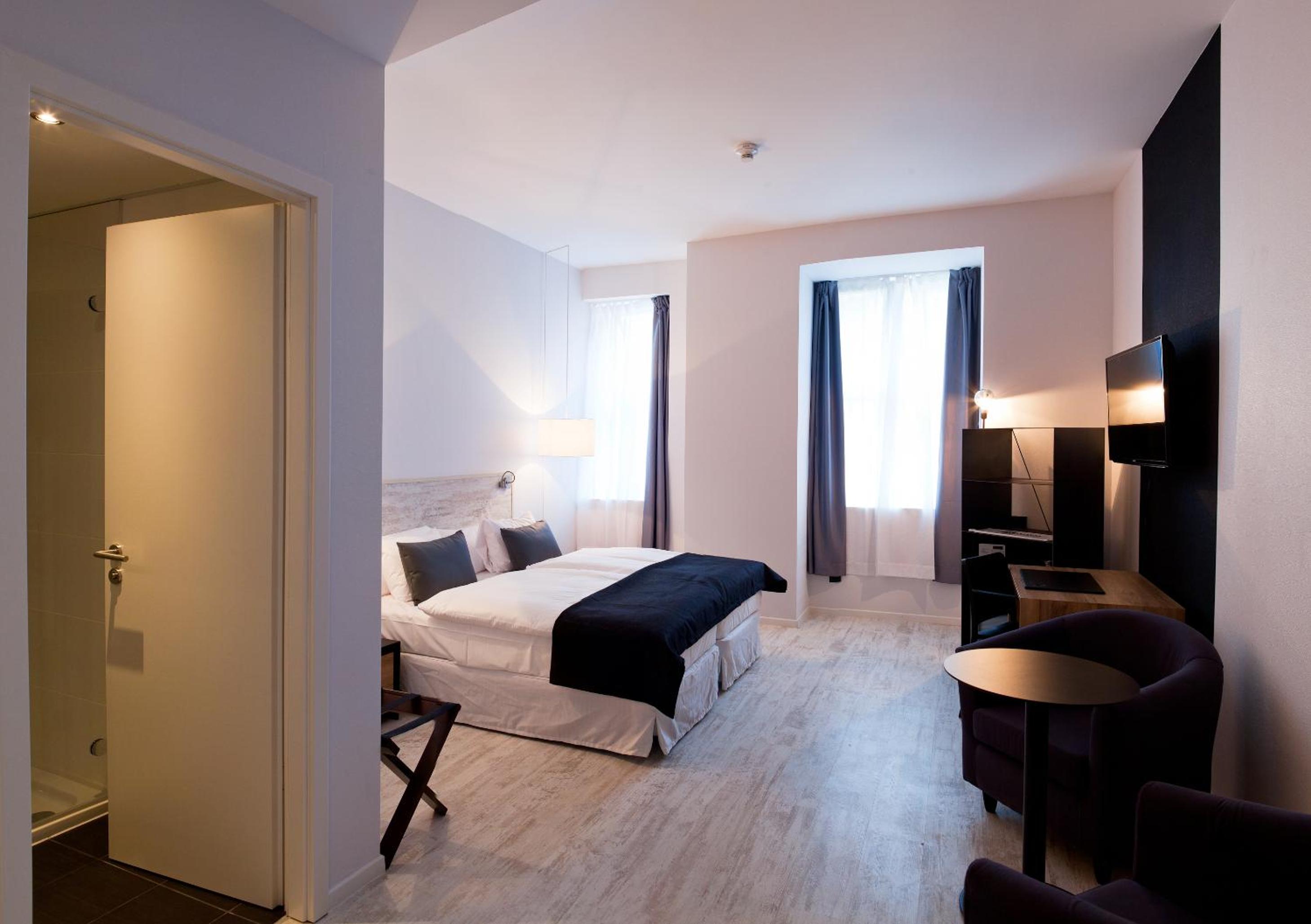 Standard Double Room photo 2