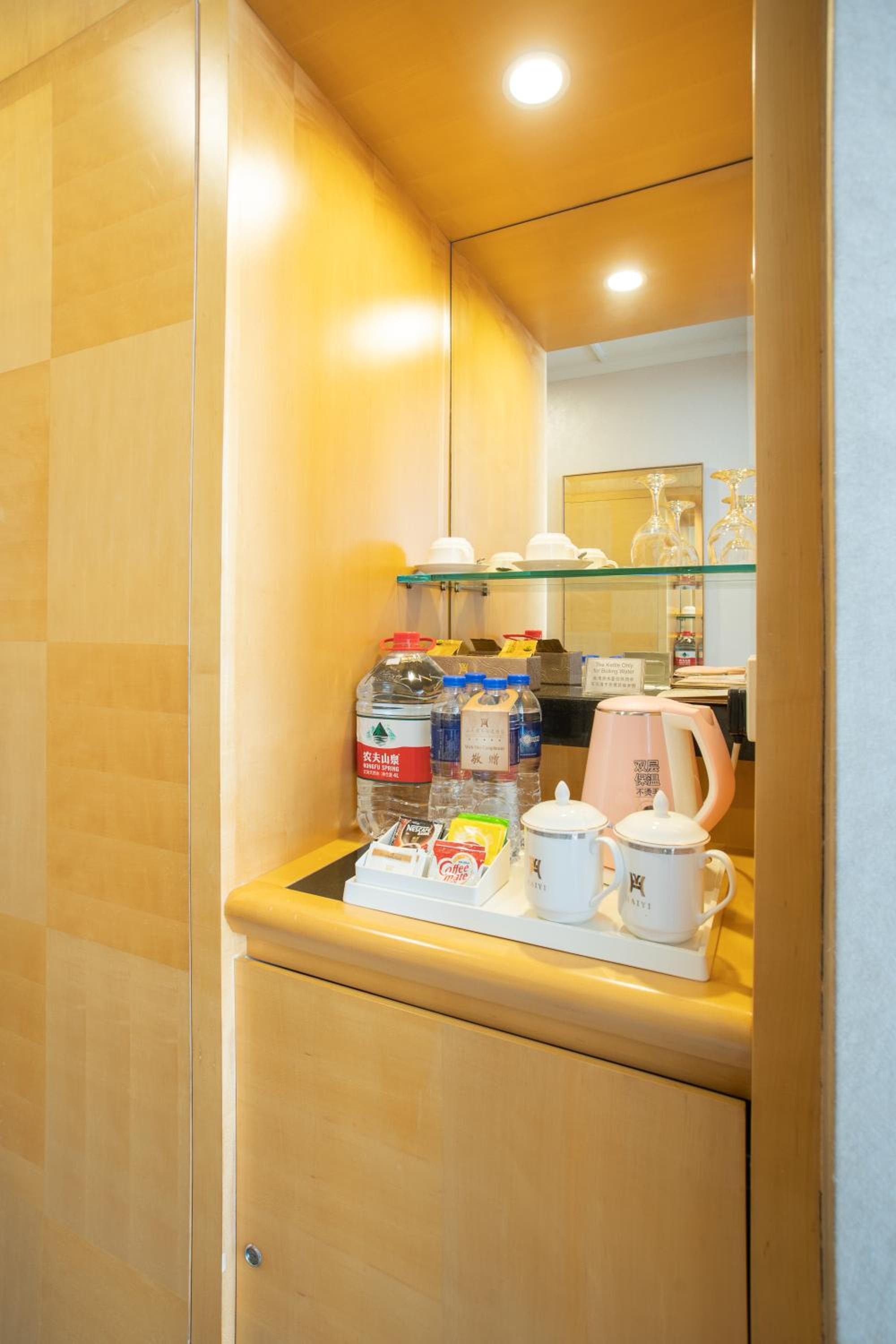 Deluxe Queen Room
