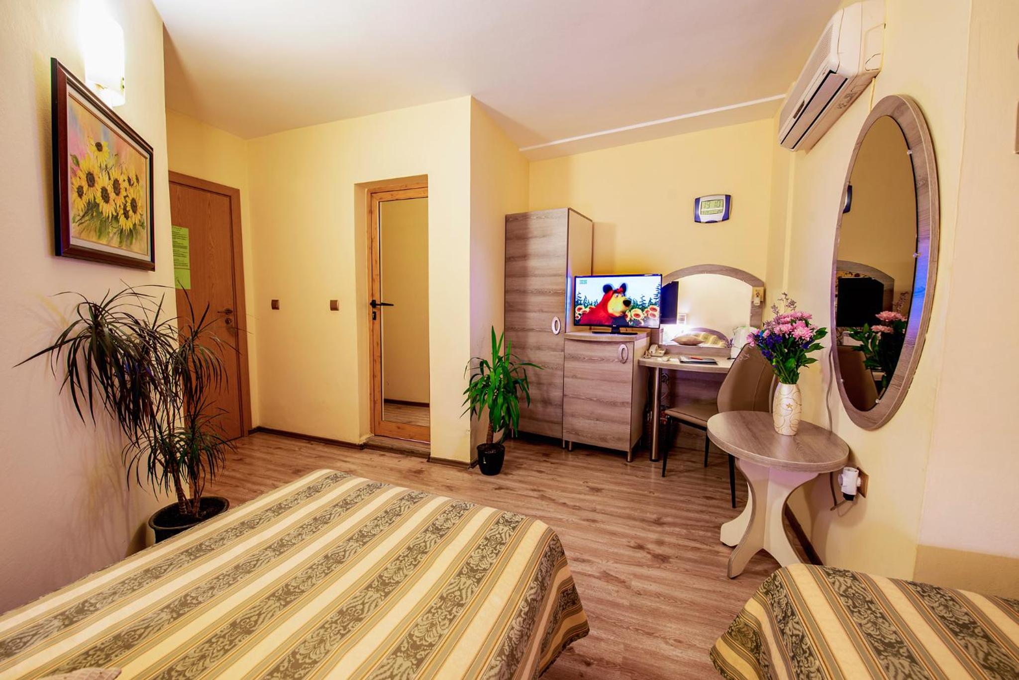Double or Twin Room - Photo 17