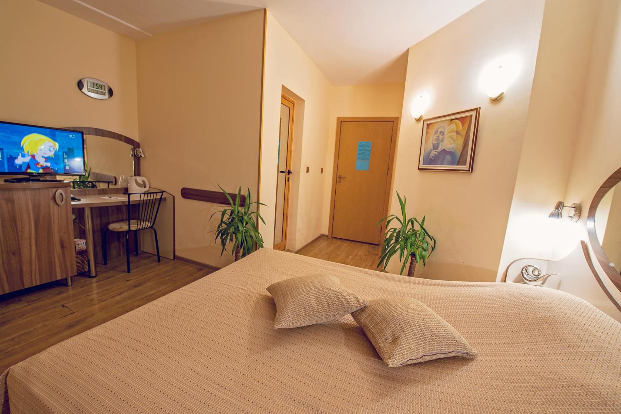 Double or Twin Room - Photo 25