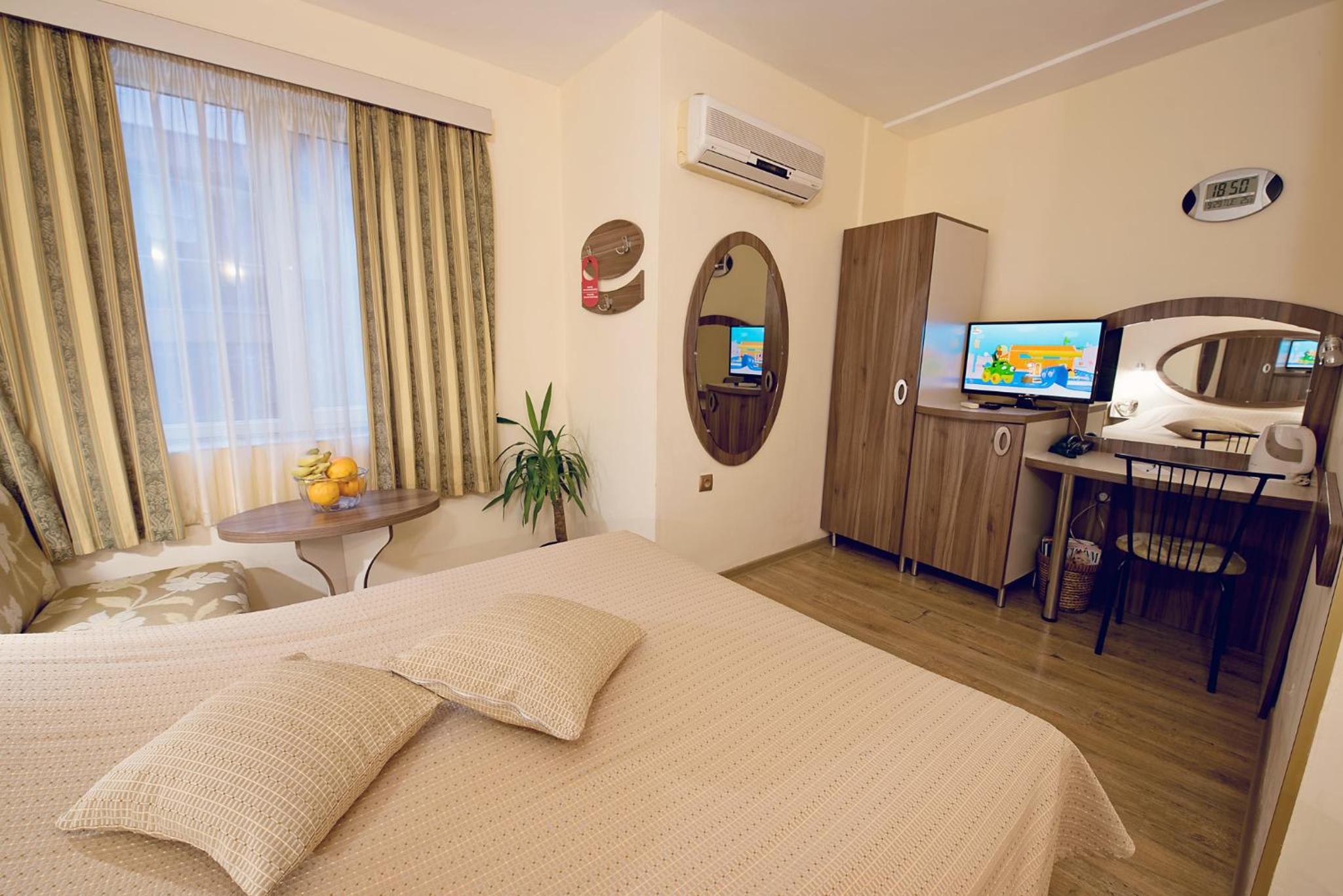 Double or Twin Room - Photo 23