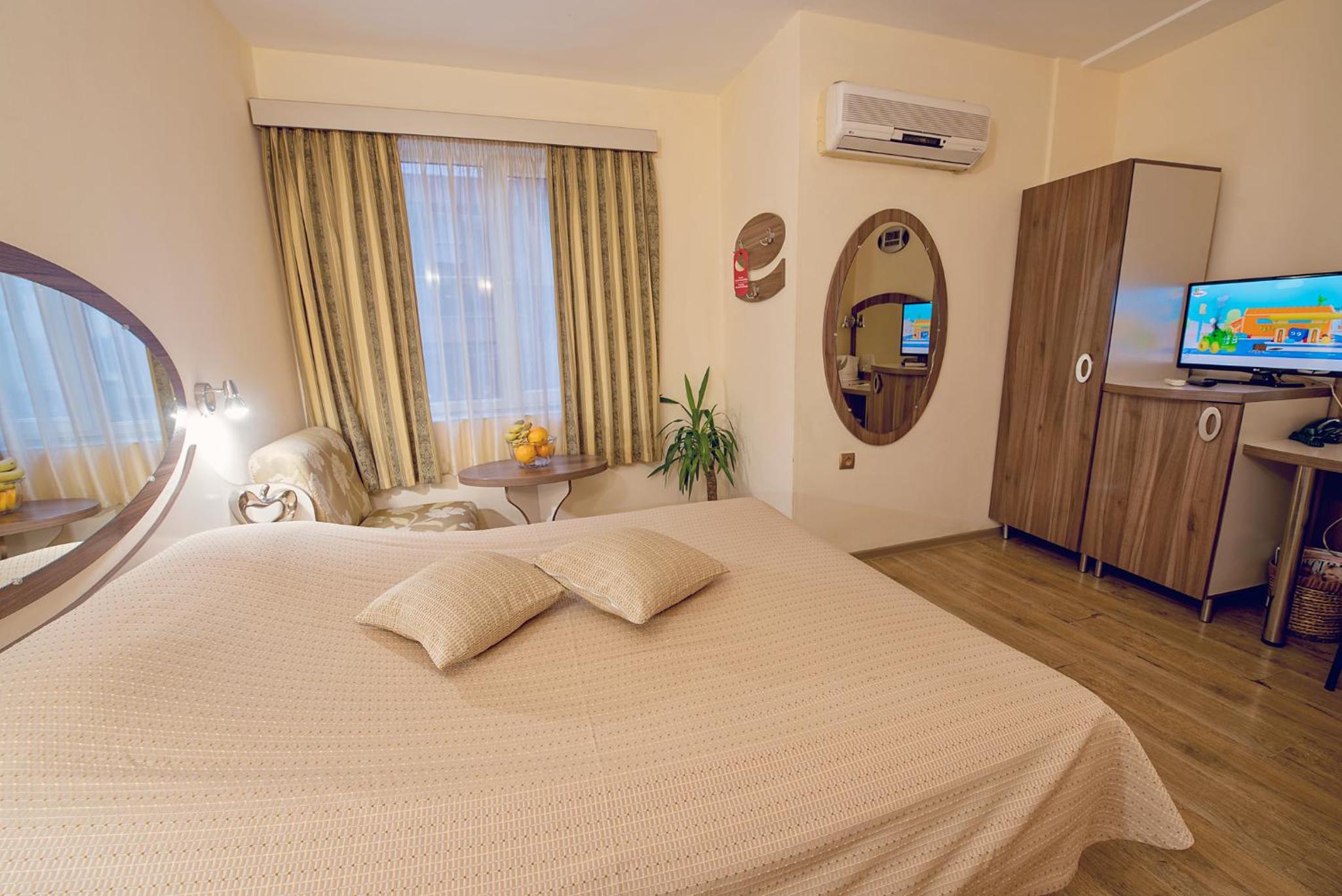 Double or Twin Room - Photo 16