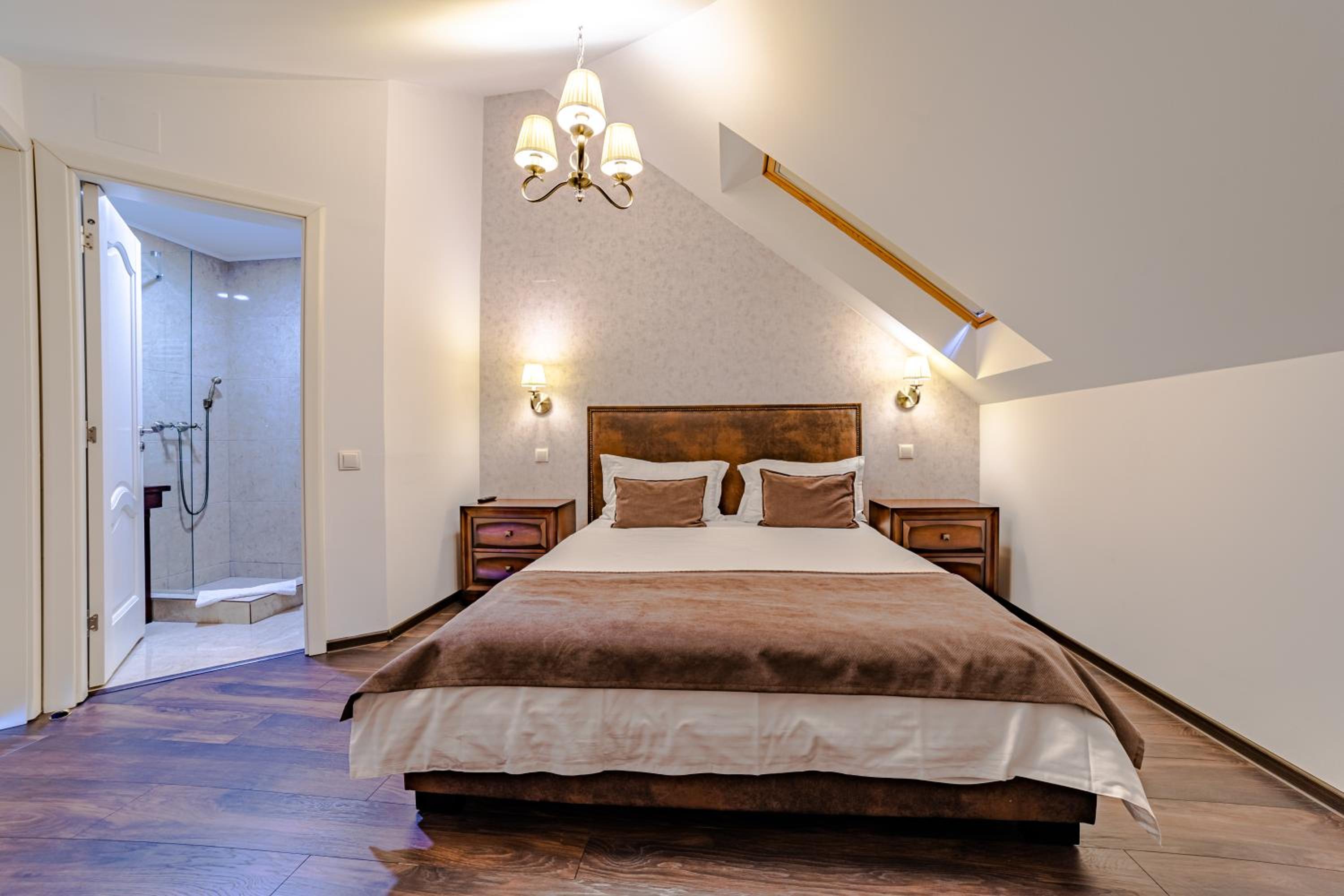 Apartment - Split Level - Photo 7