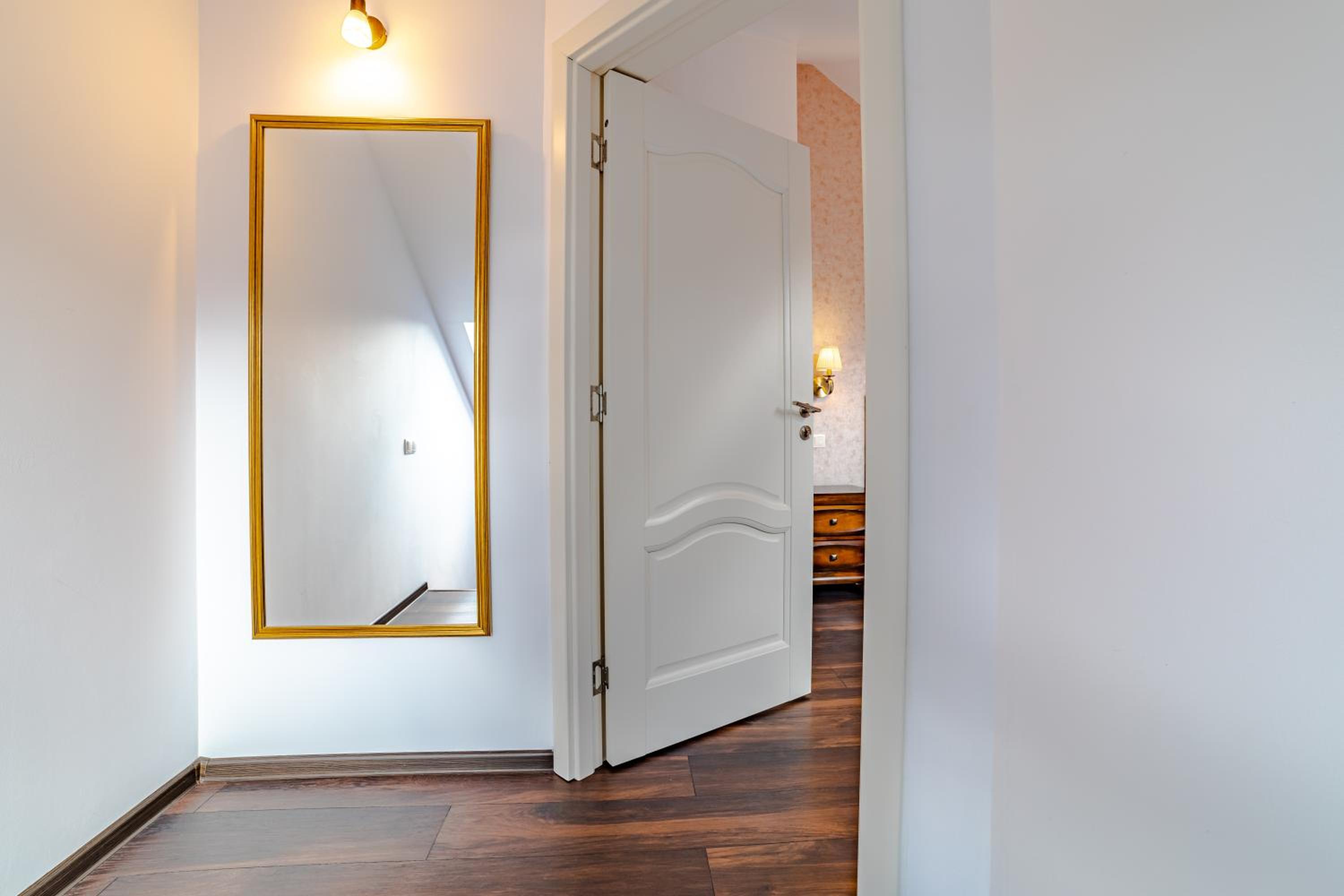 Apartment - Split Level - Photo 8