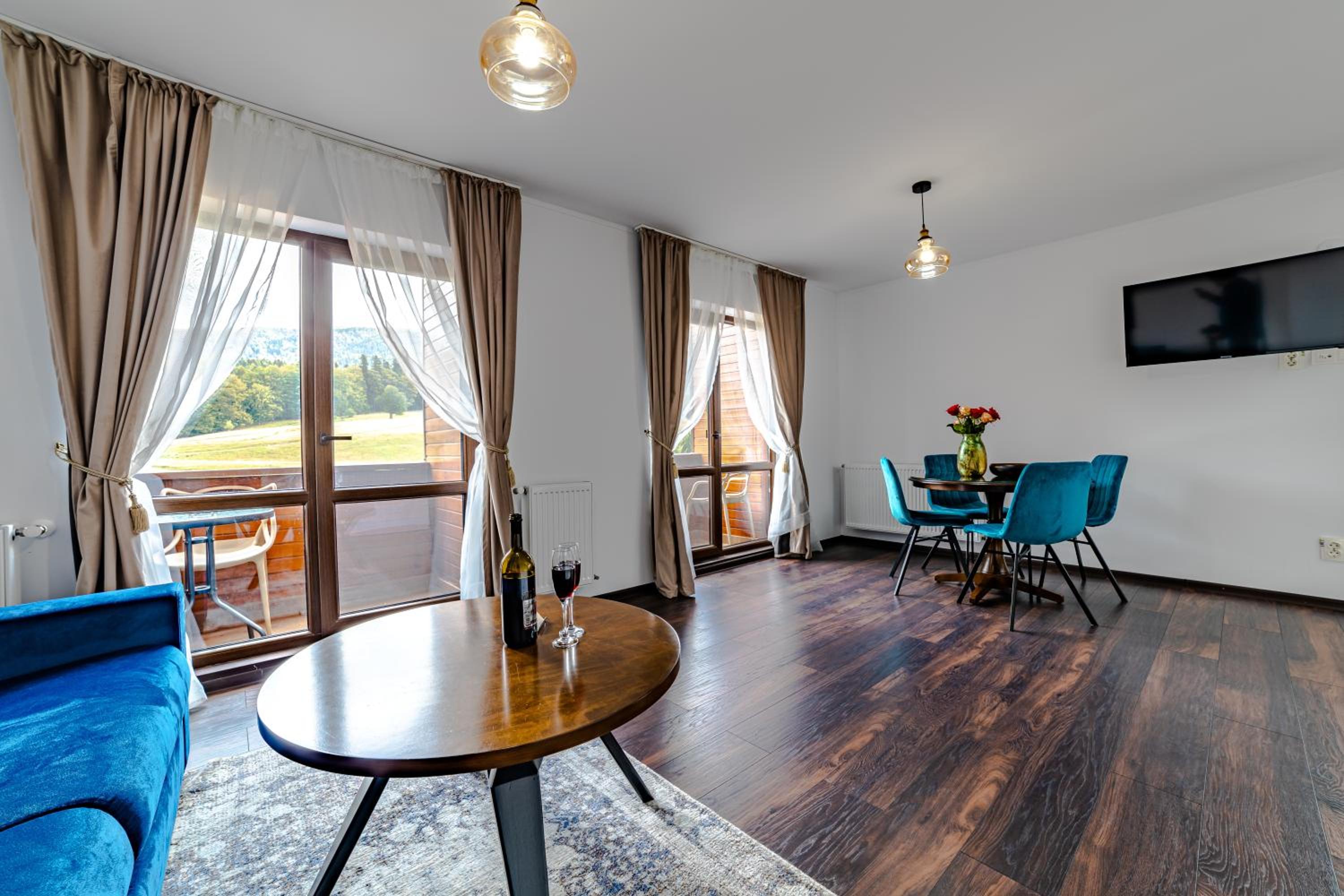 Apartment - Split Level - Photo 11
