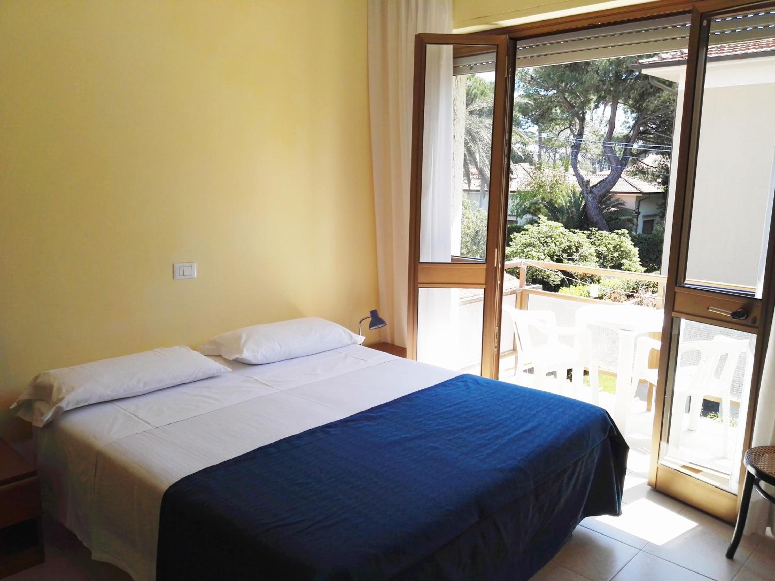 Small Double Room - Photo 6