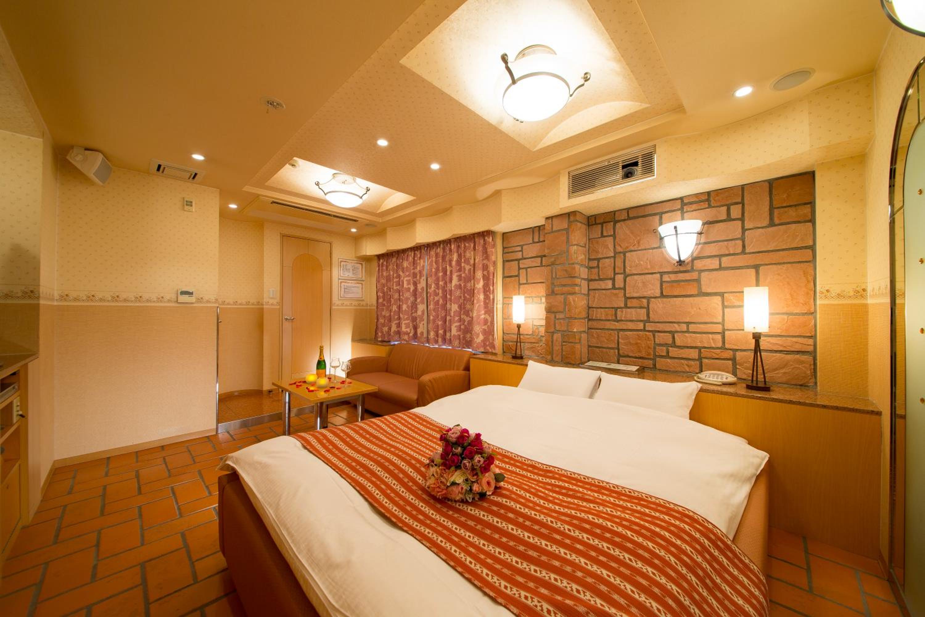 Double Room with Private Bathroom - Photo 16