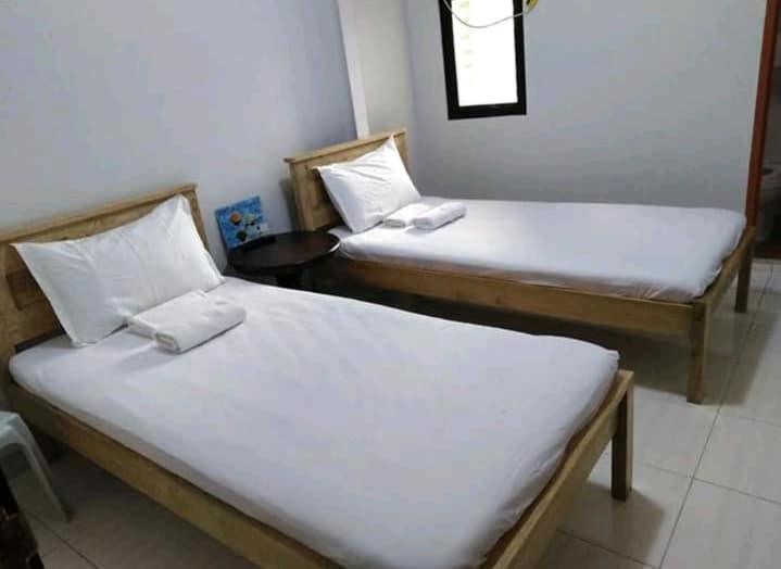 Deluxe Double Room with Balcony - Photo 3
