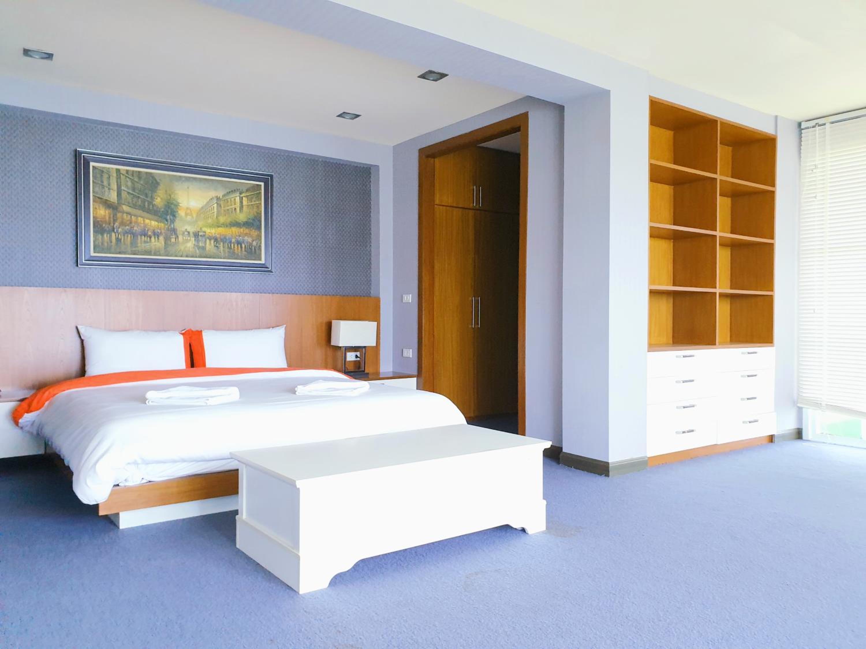Executive Queen Room with Two Queen Beds - Photo 1