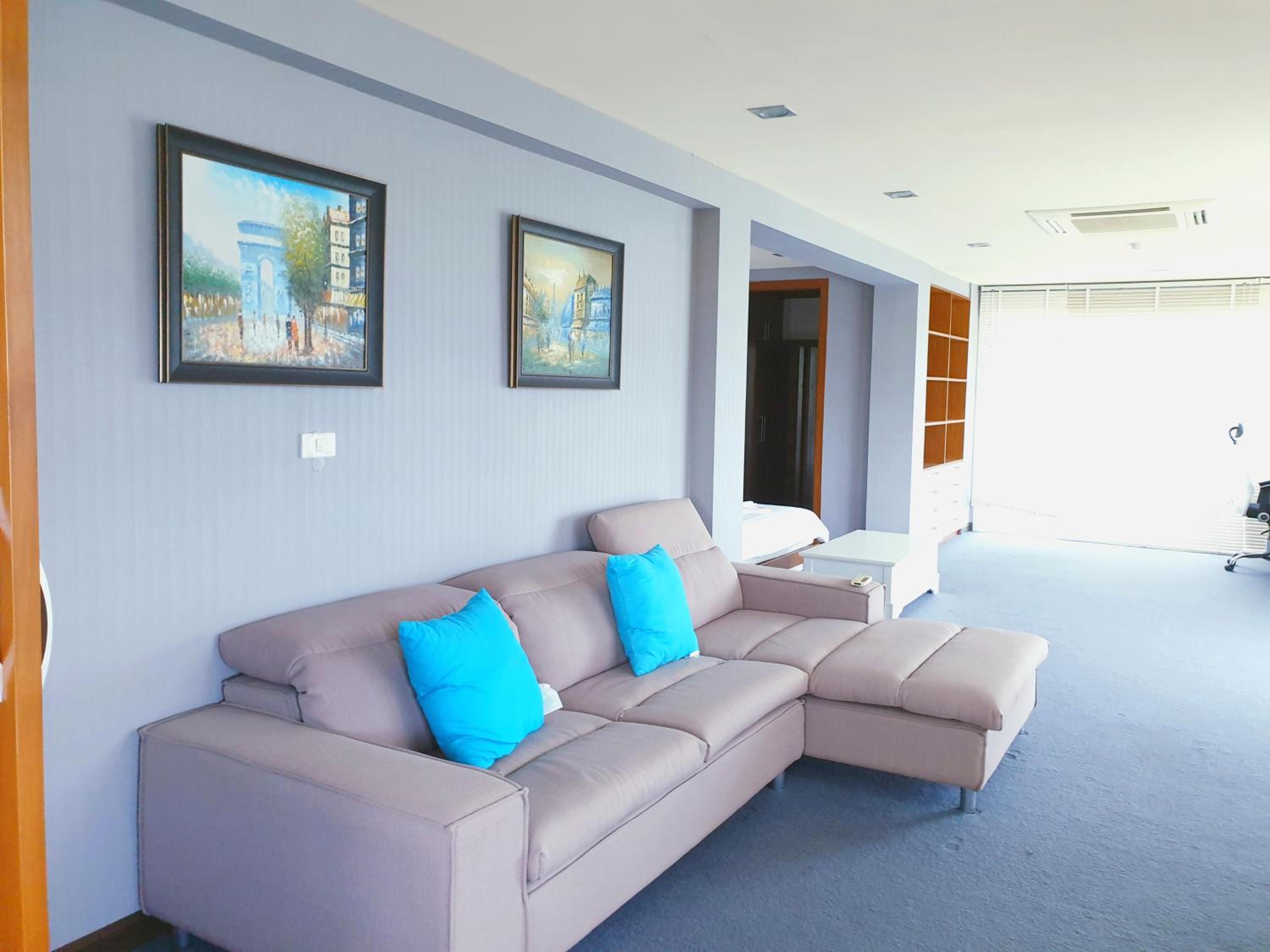 Executive Queen Room with Two Queen Beds - Photo 7