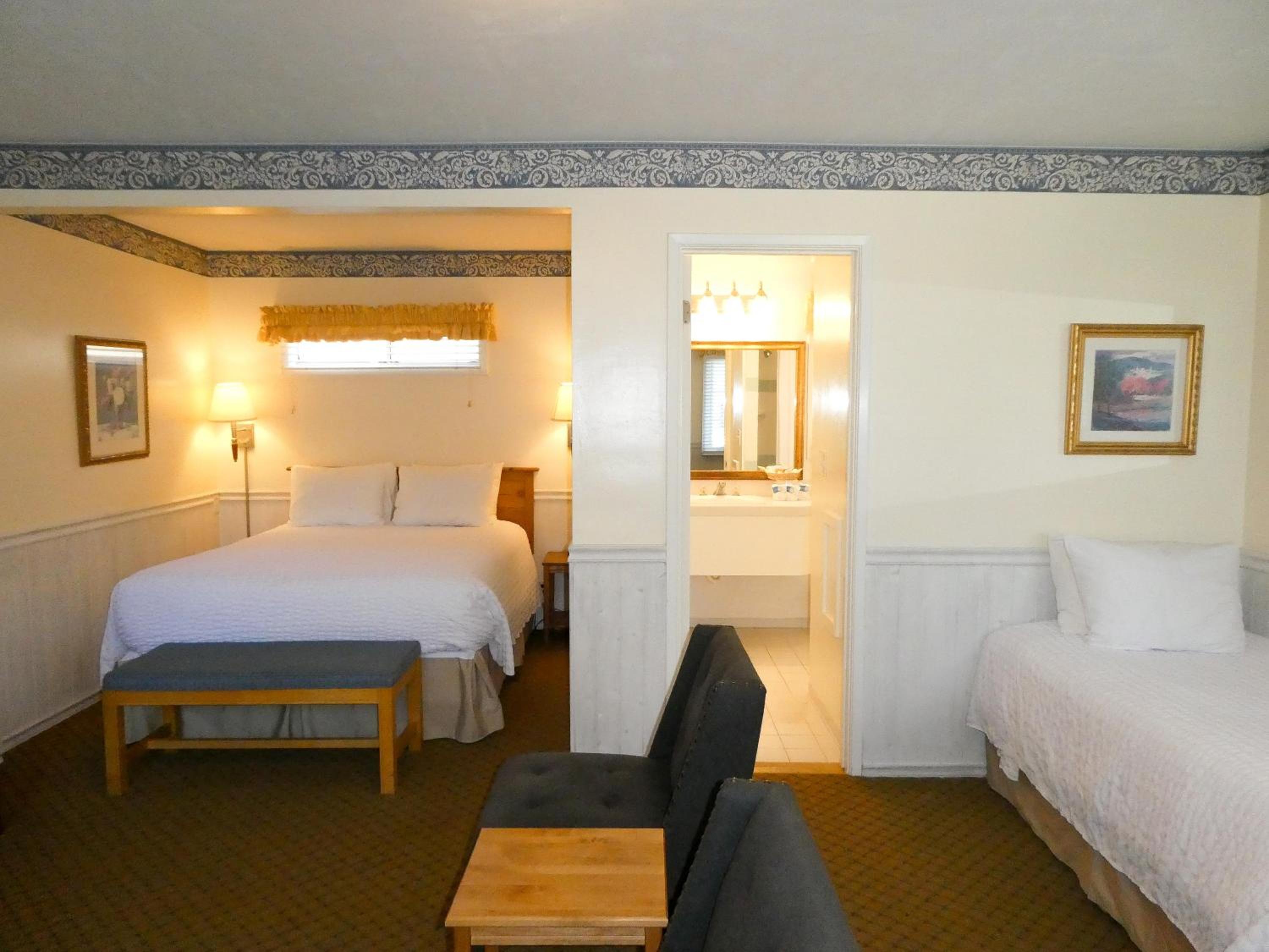 Mayfair Room with Parking photo 1