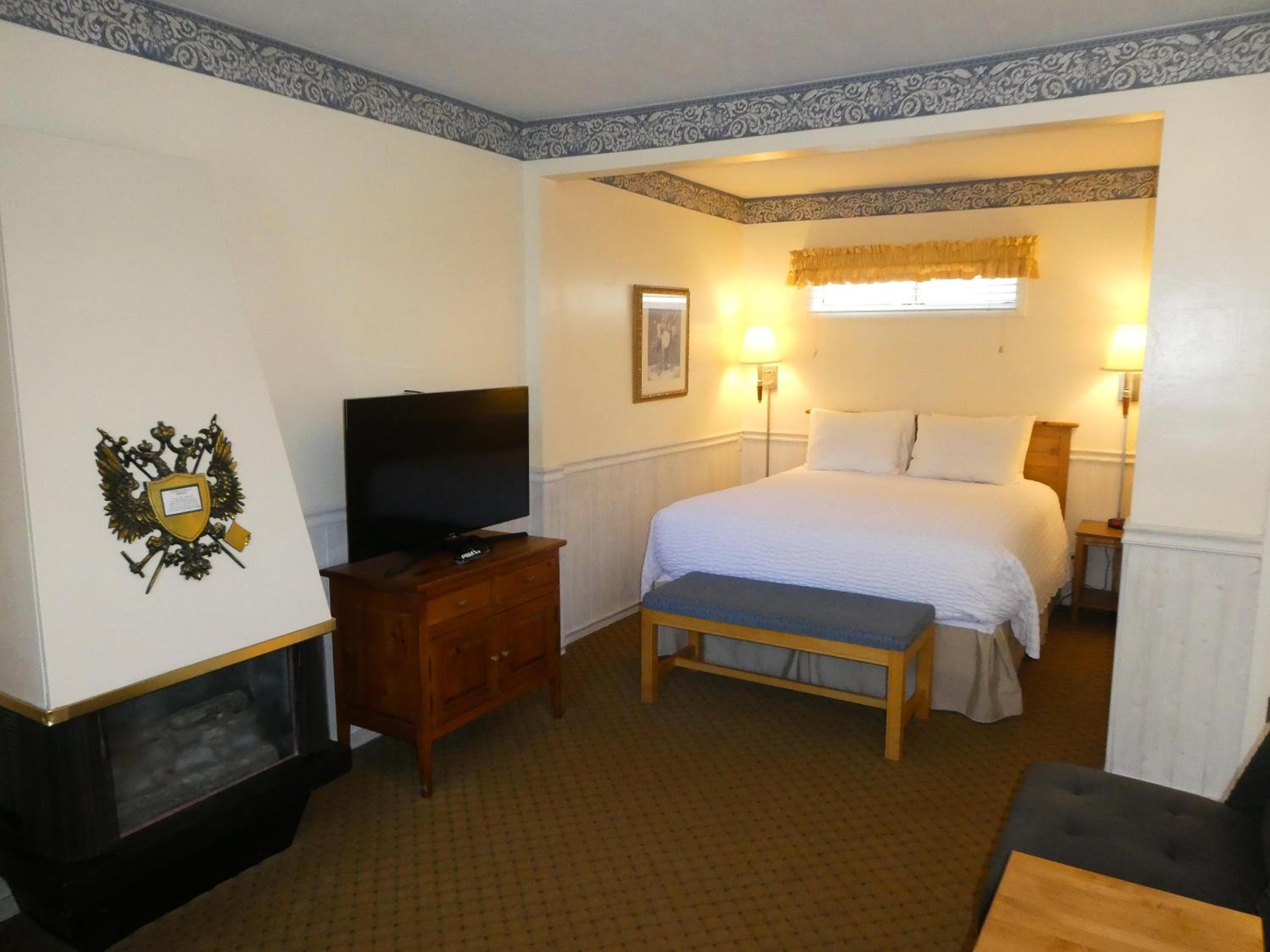Mayfair Room with Parking photo 3
