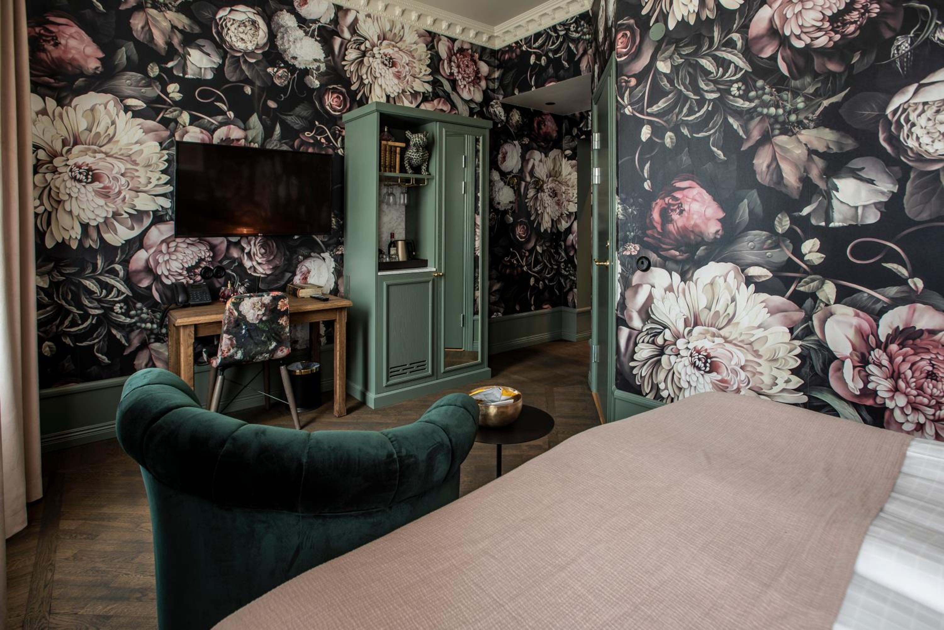 Deluxe Room - Photo 3