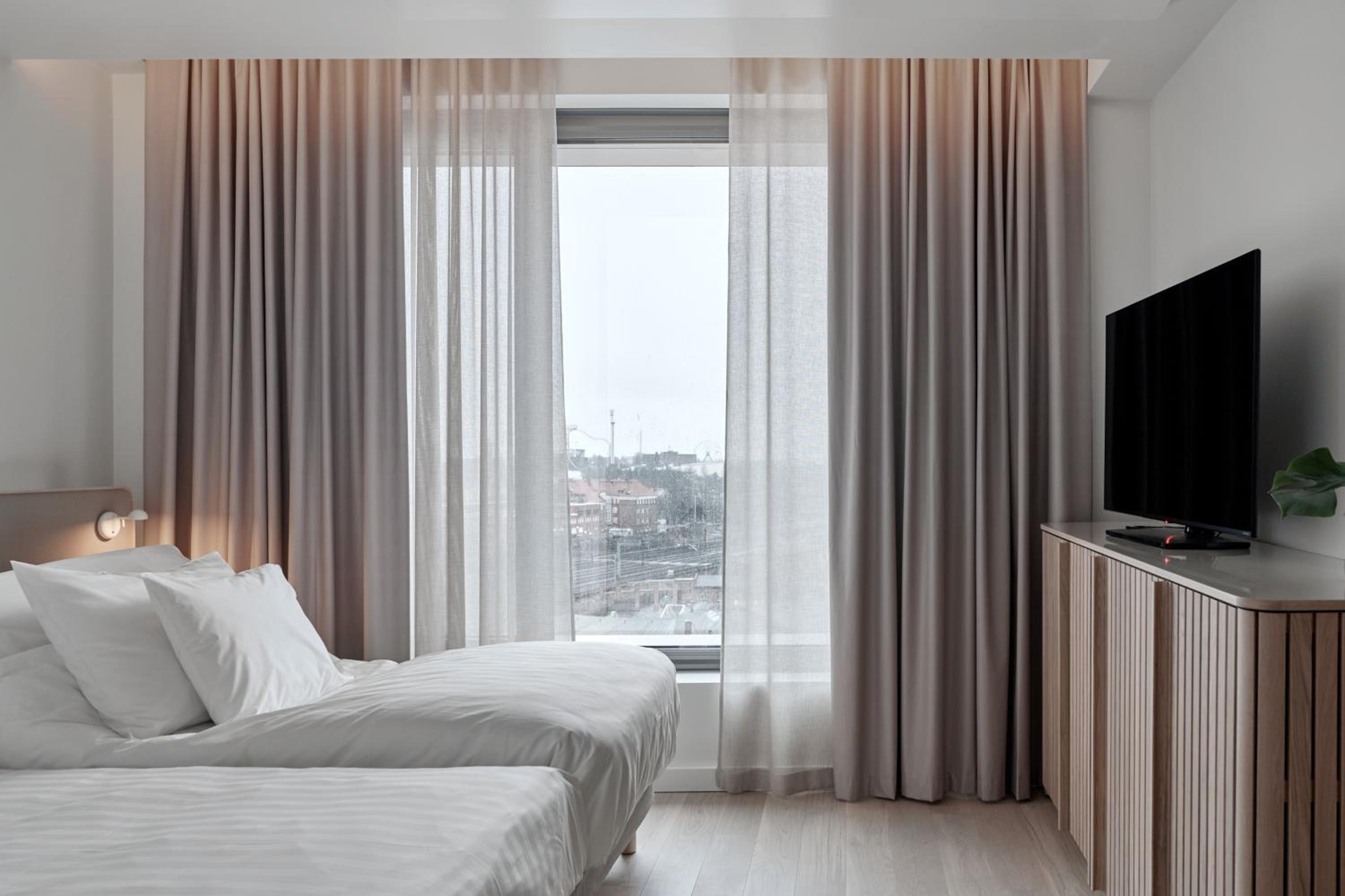 Standard Twin Room - Photo 7