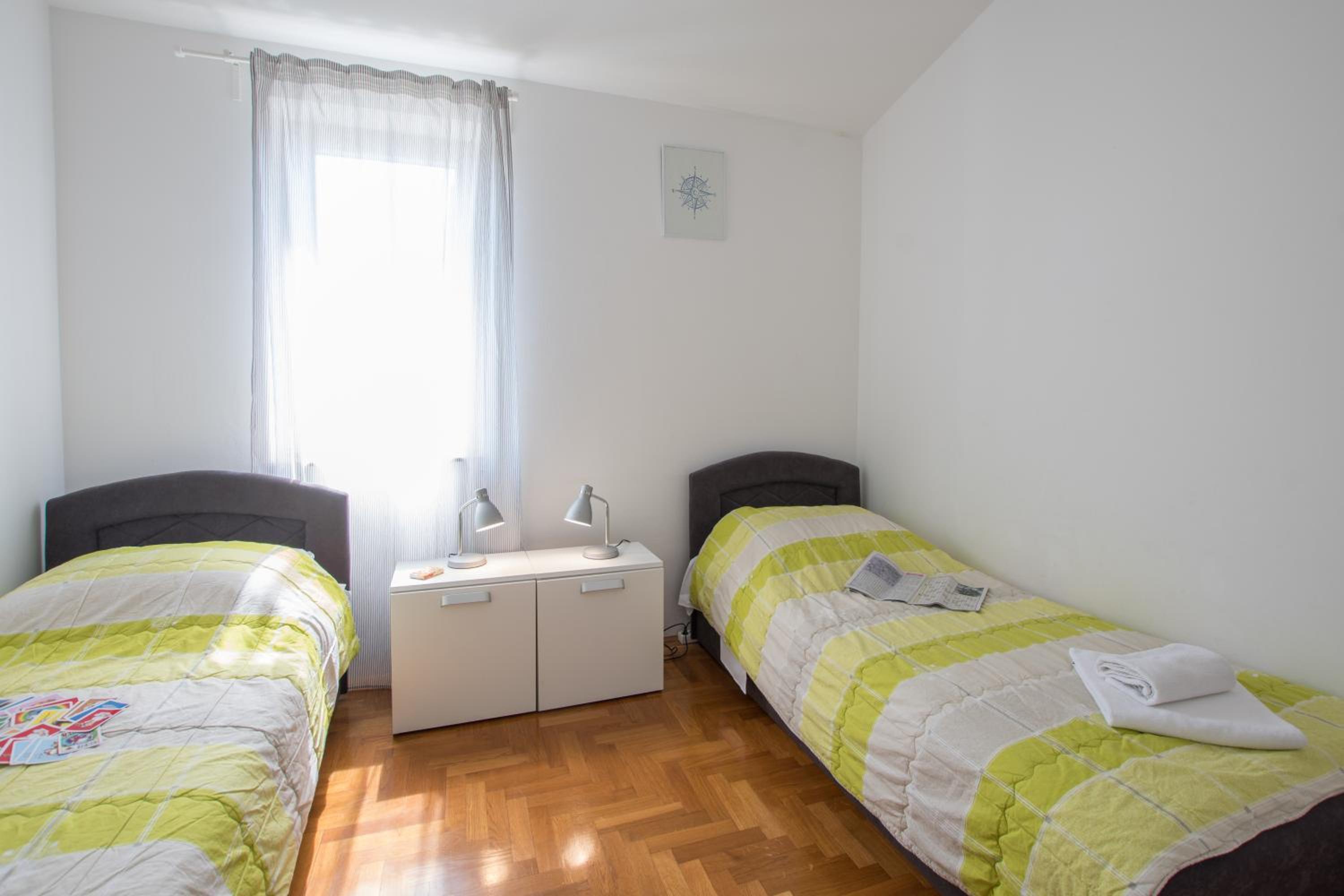 Apartment with Balcony photo 2
