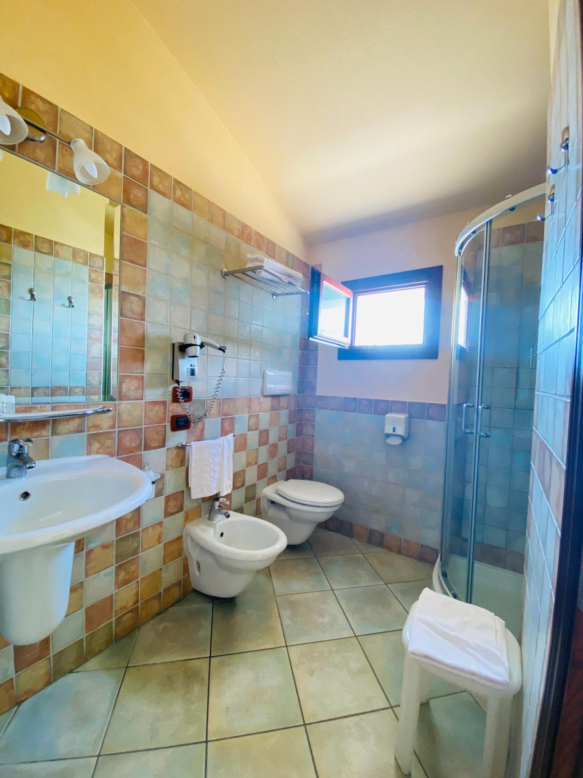 Superior Triple Room with Sea View - Photo 14