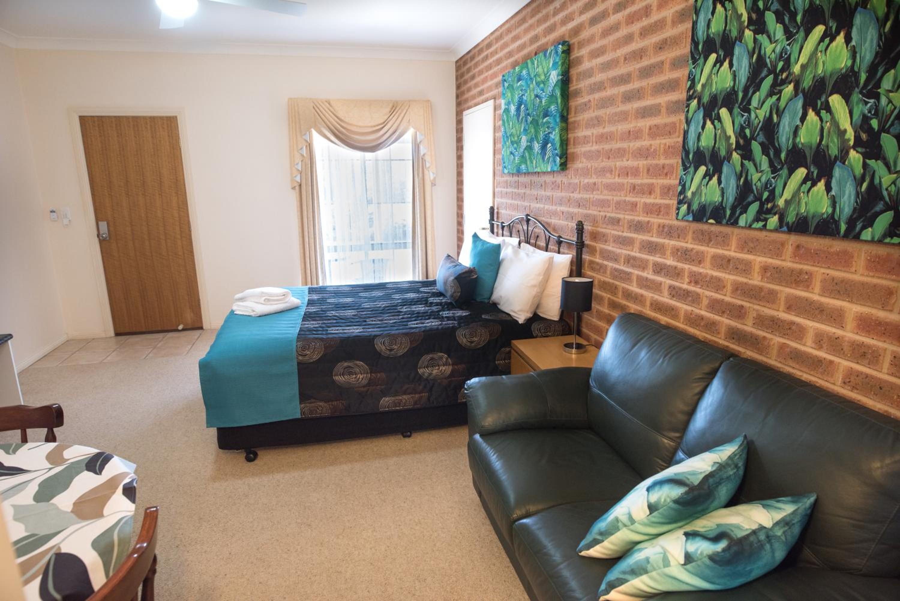 Queen Room - Photo 4