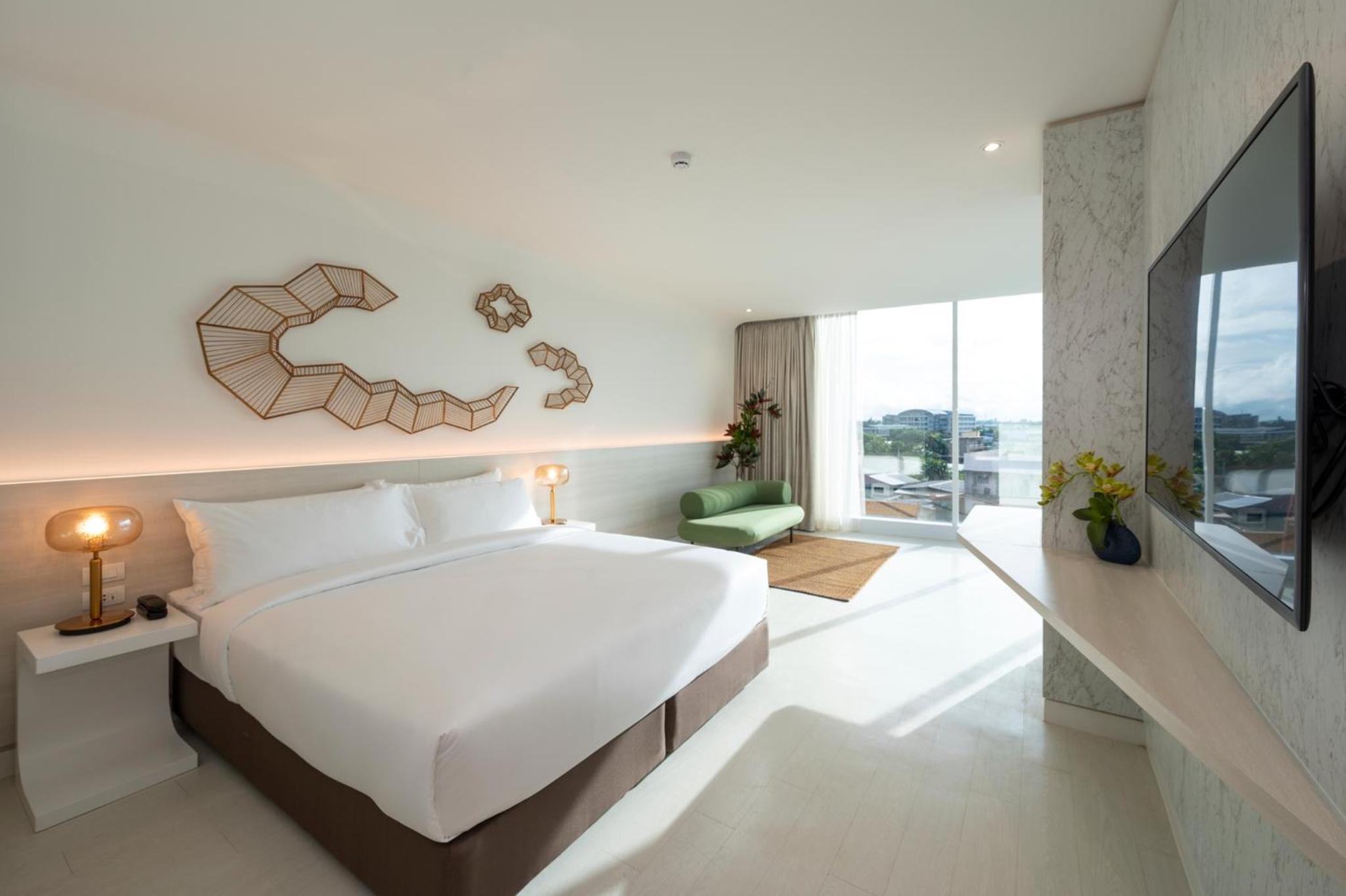 Suite - Photo 5