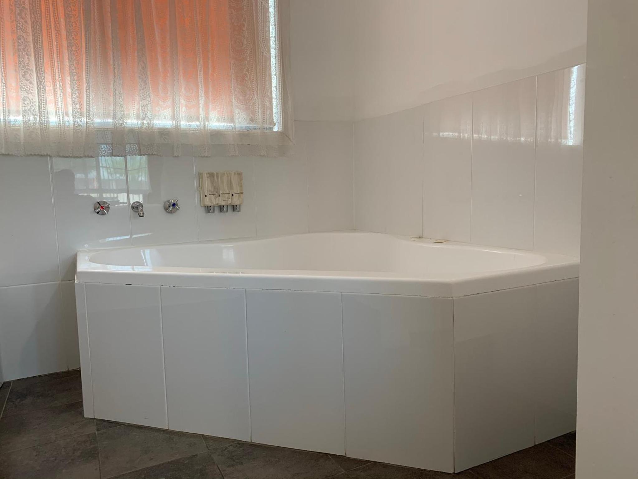 Family Two-Bedroom Suite with Spa Bath photo 2