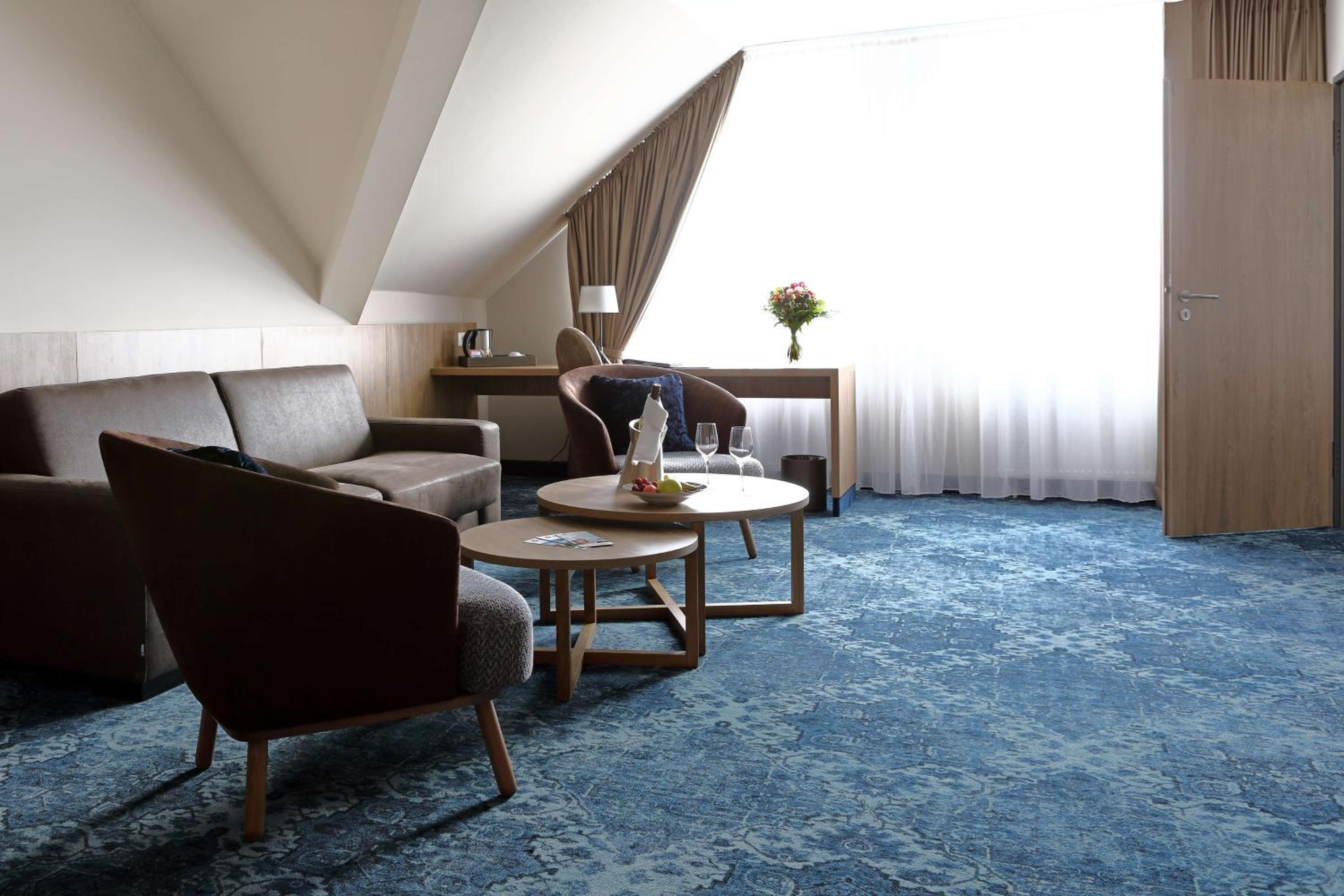 Suite with Double Bed - Photo 10