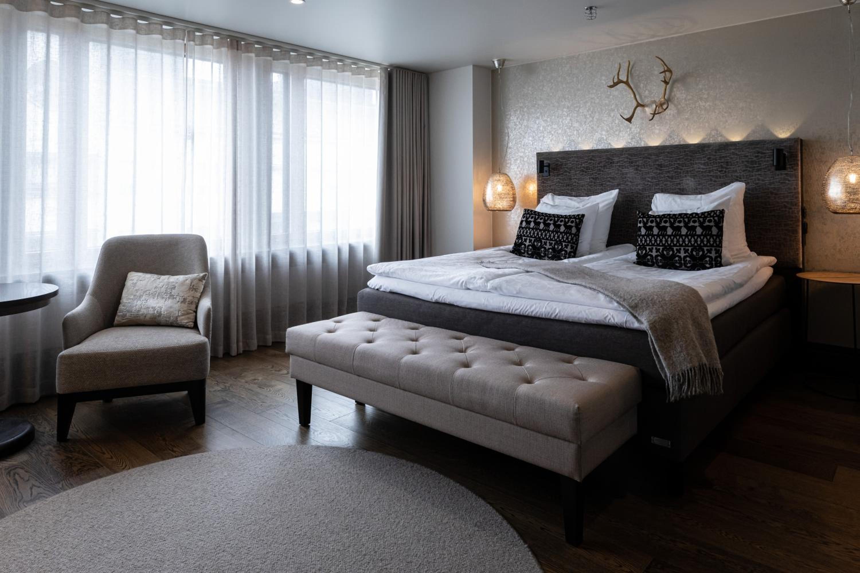 Arctic DeLuxe Spa Double - Bathtub and sauna