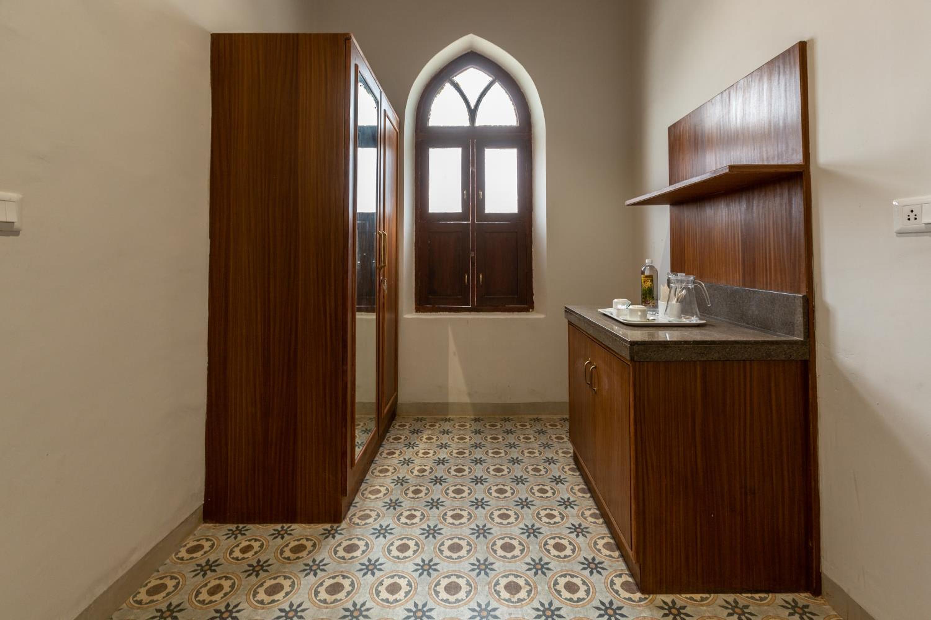Suite - Photo 10