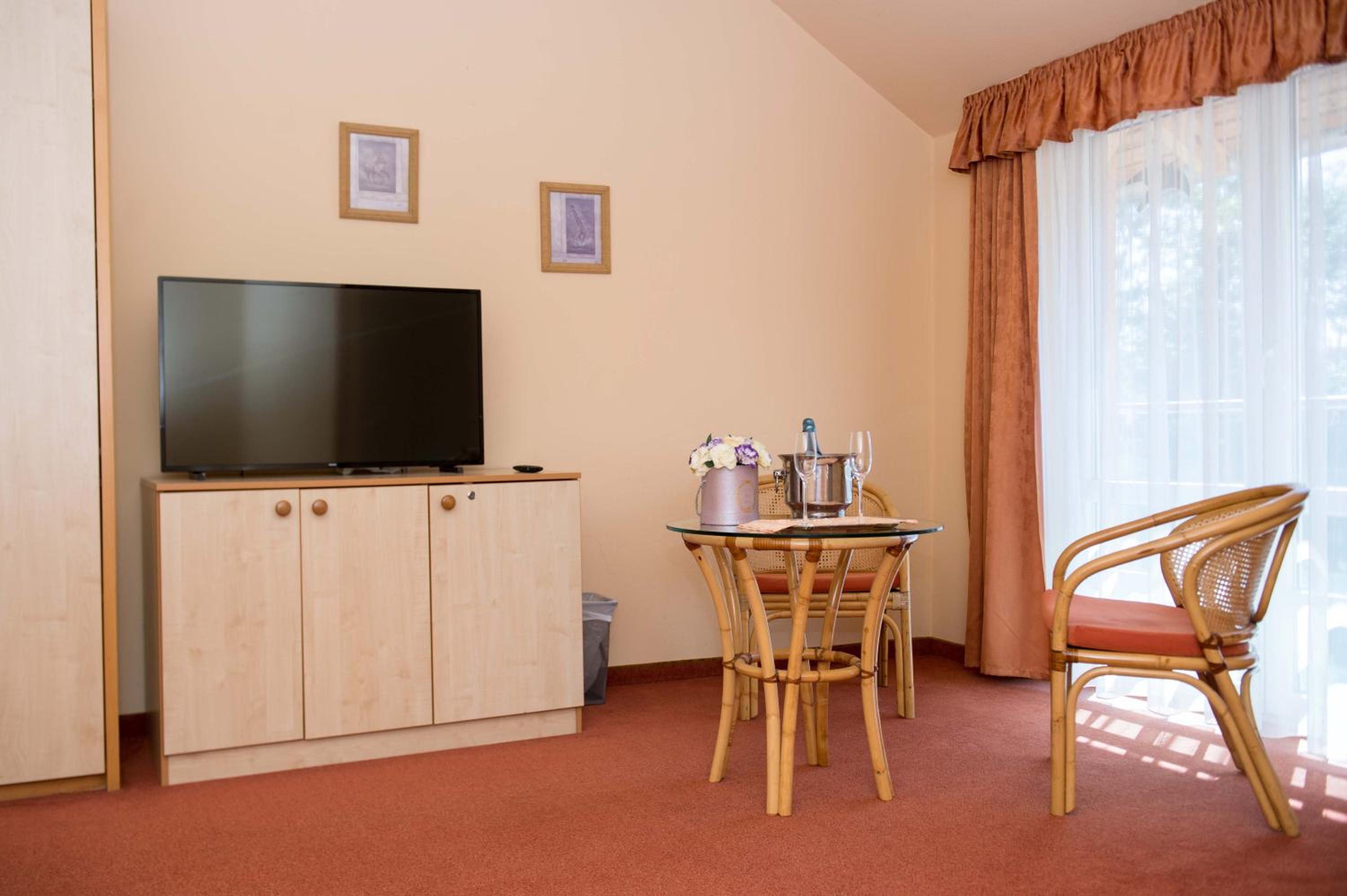 Double or Twin Room - Photo 3