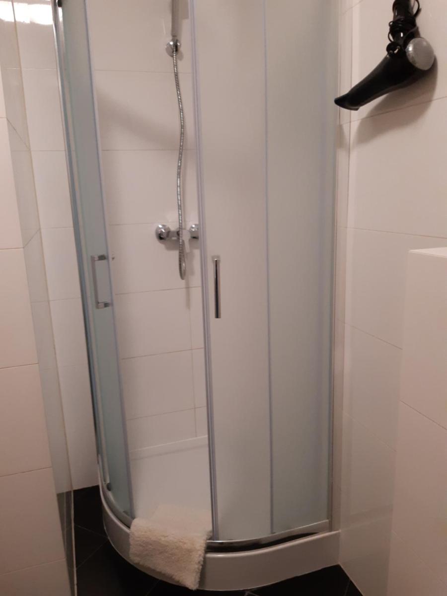 Comfort Triple Room with Shower photo 2