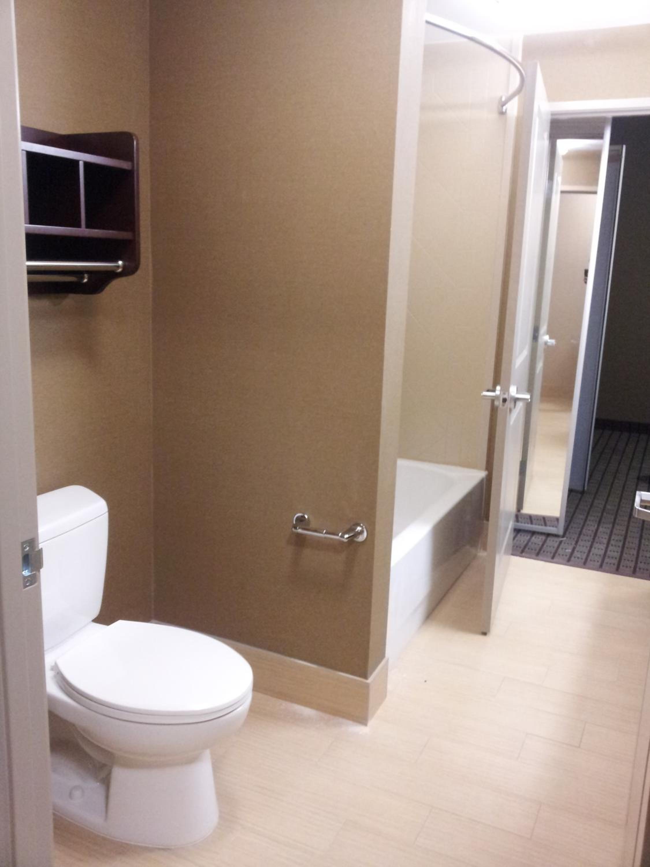 Standard King Room photo 3