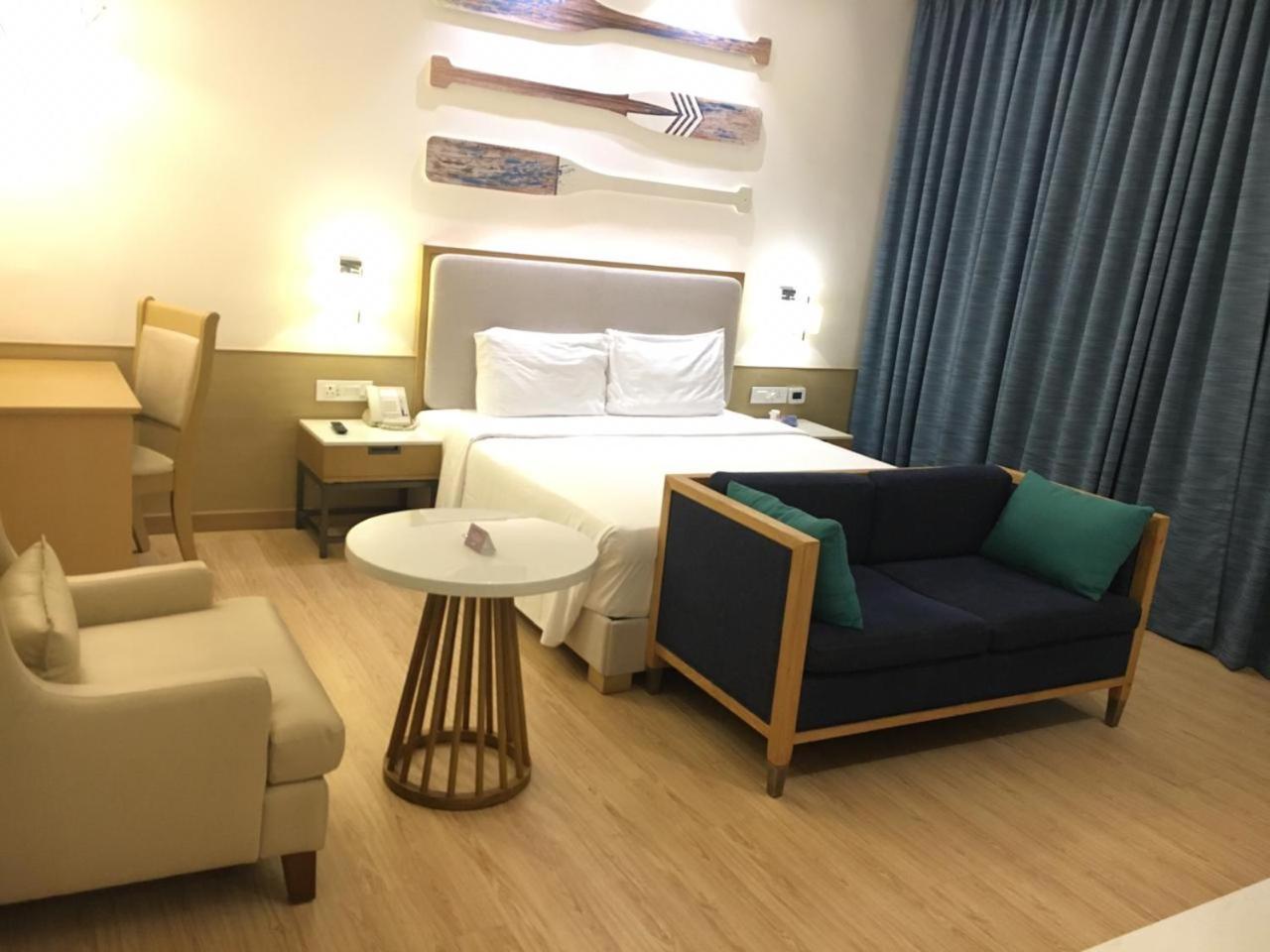 Junior Suite - Beer on arrival, Happy Hours (7-9 PM) - - INR 500 Credit for Food & Soft Beverages per room per stay photo 1