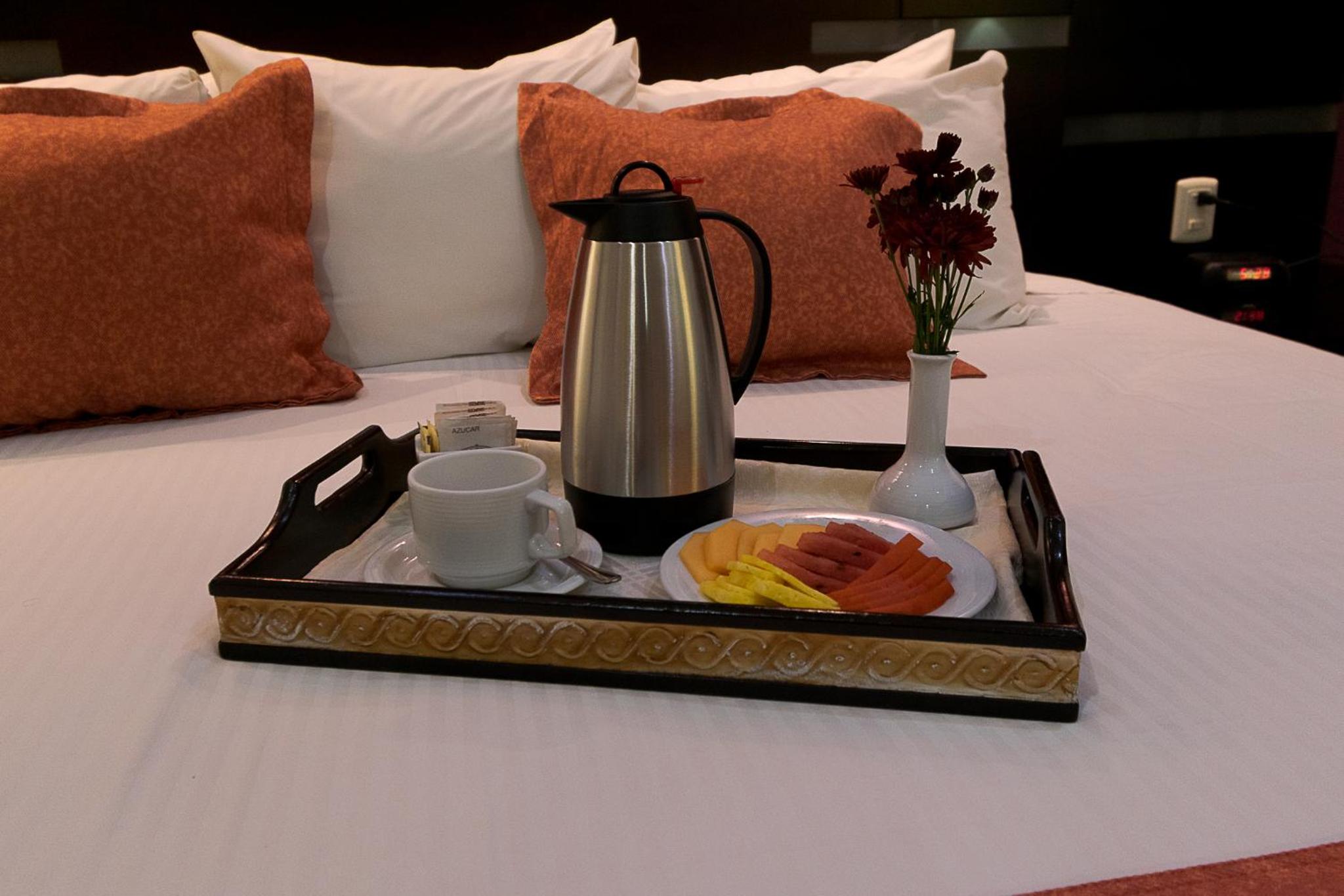 Standard King Room - Photo 4