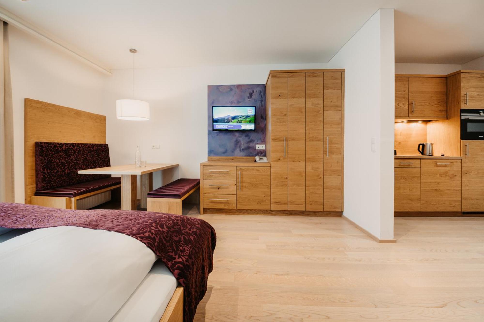 Deluxe Double Room - Photo 2