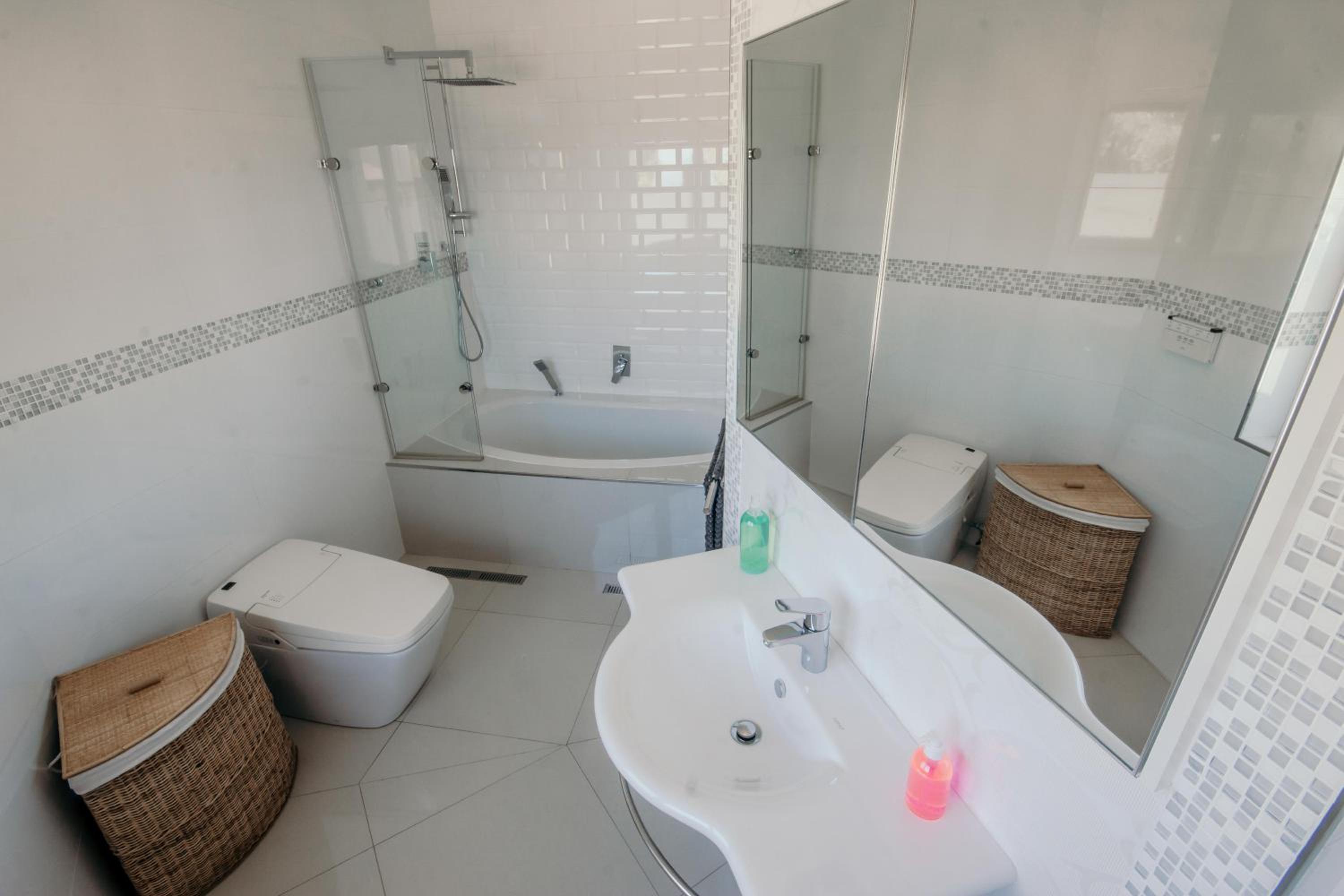 Three-Bedroom Villa - Photo 8