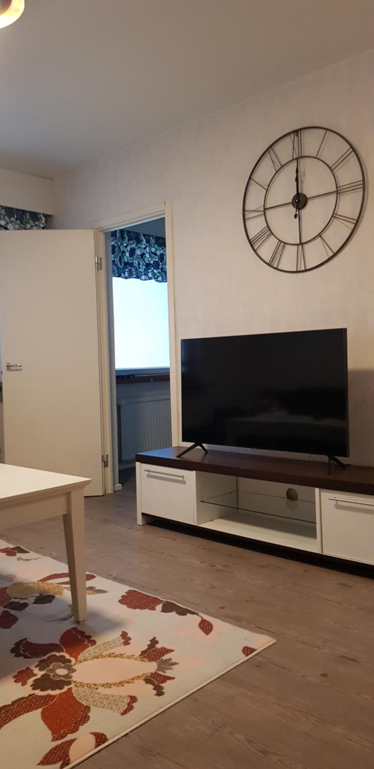 One-Bedroom Apartment - Photo 11
