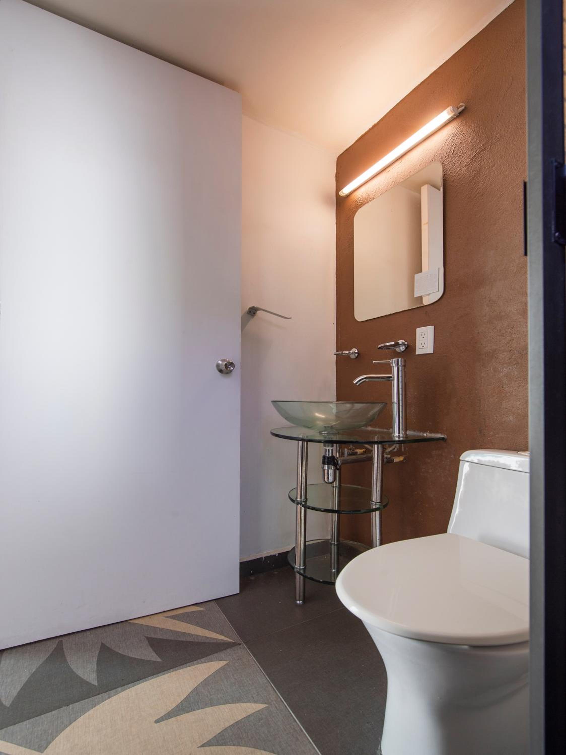 Standard Suite - Photo 4