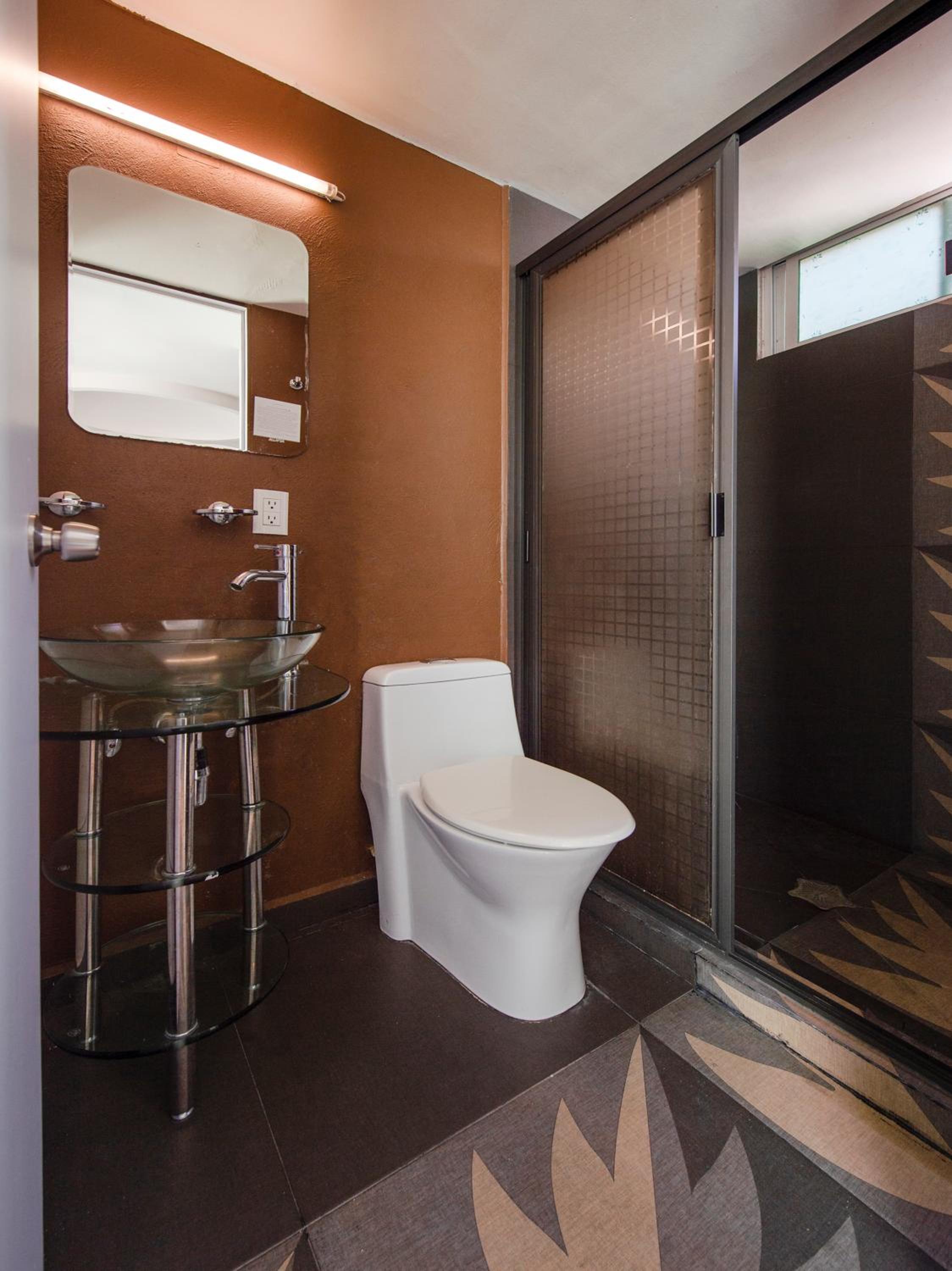 Standard Suite - Photo 5