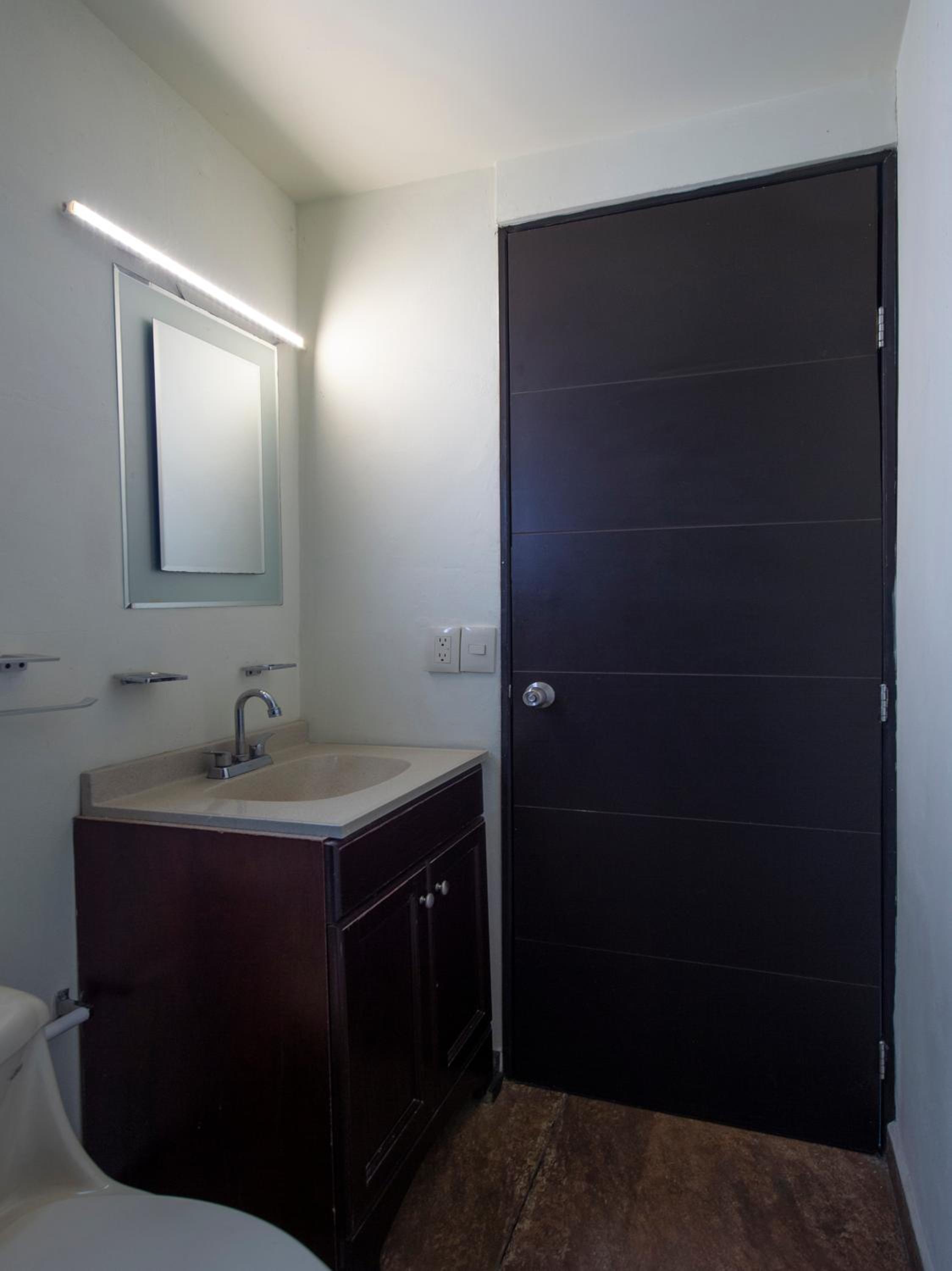 Standard Twin Room - Photo 7