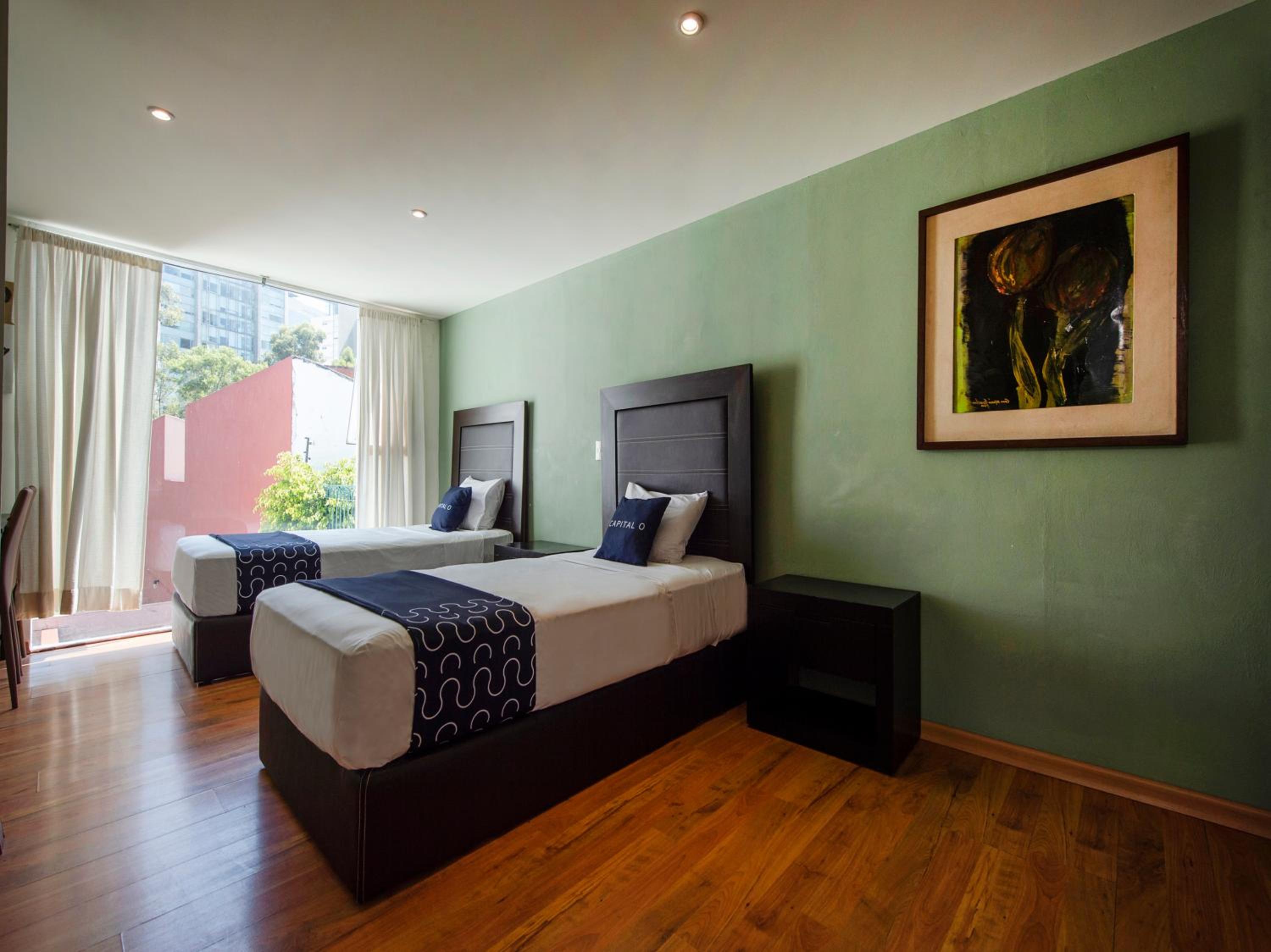 Standard Twin Room - Photo 11