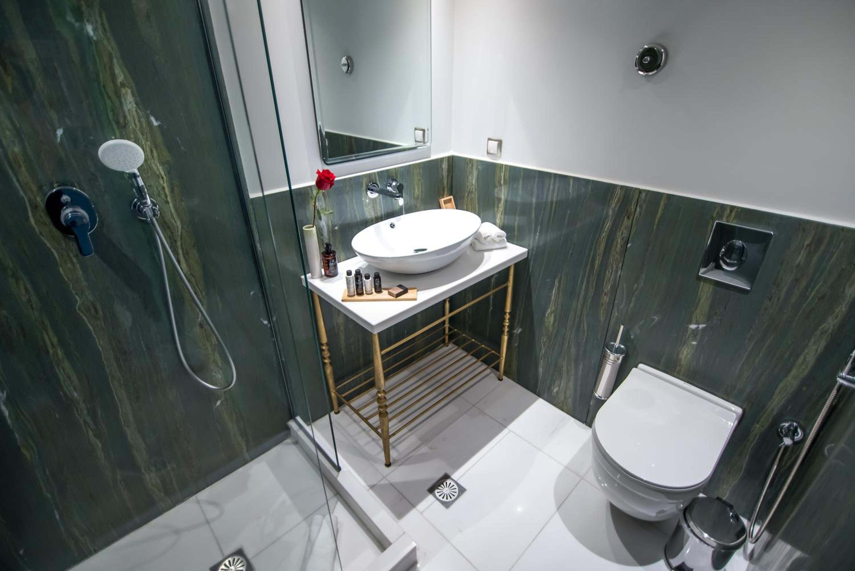 Superior Suite - Photo 3
