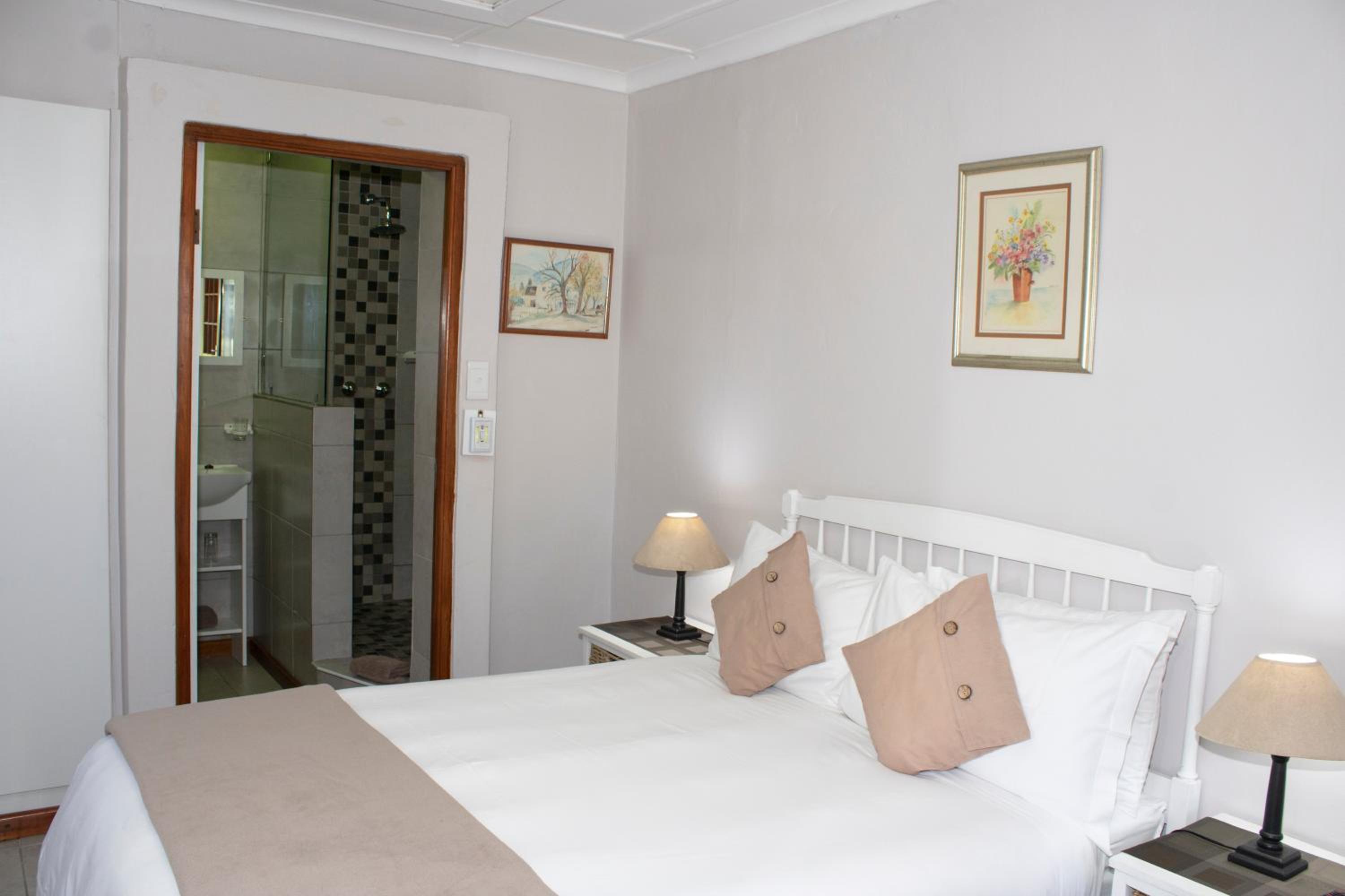 Budget Double Room photo 3