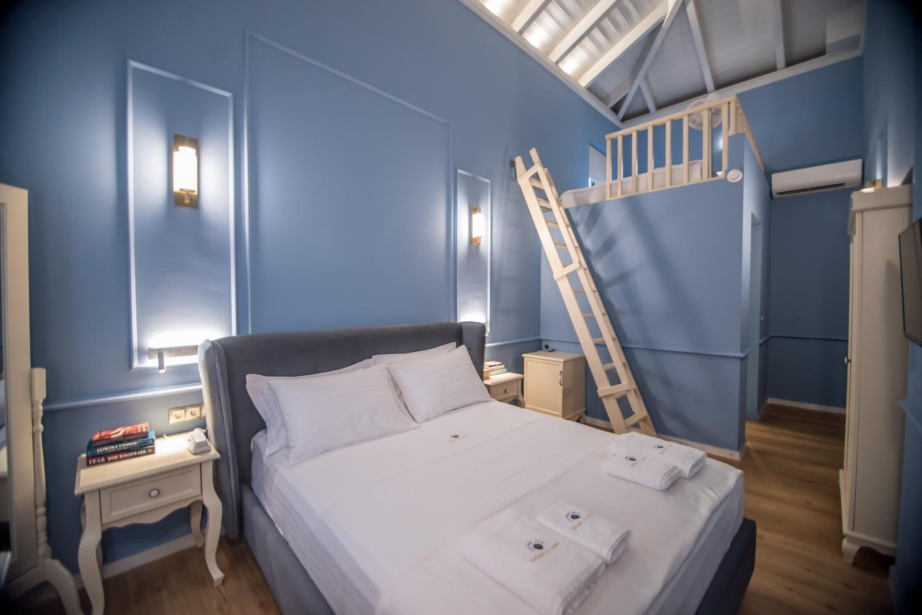 Superior Suite - Photo 1