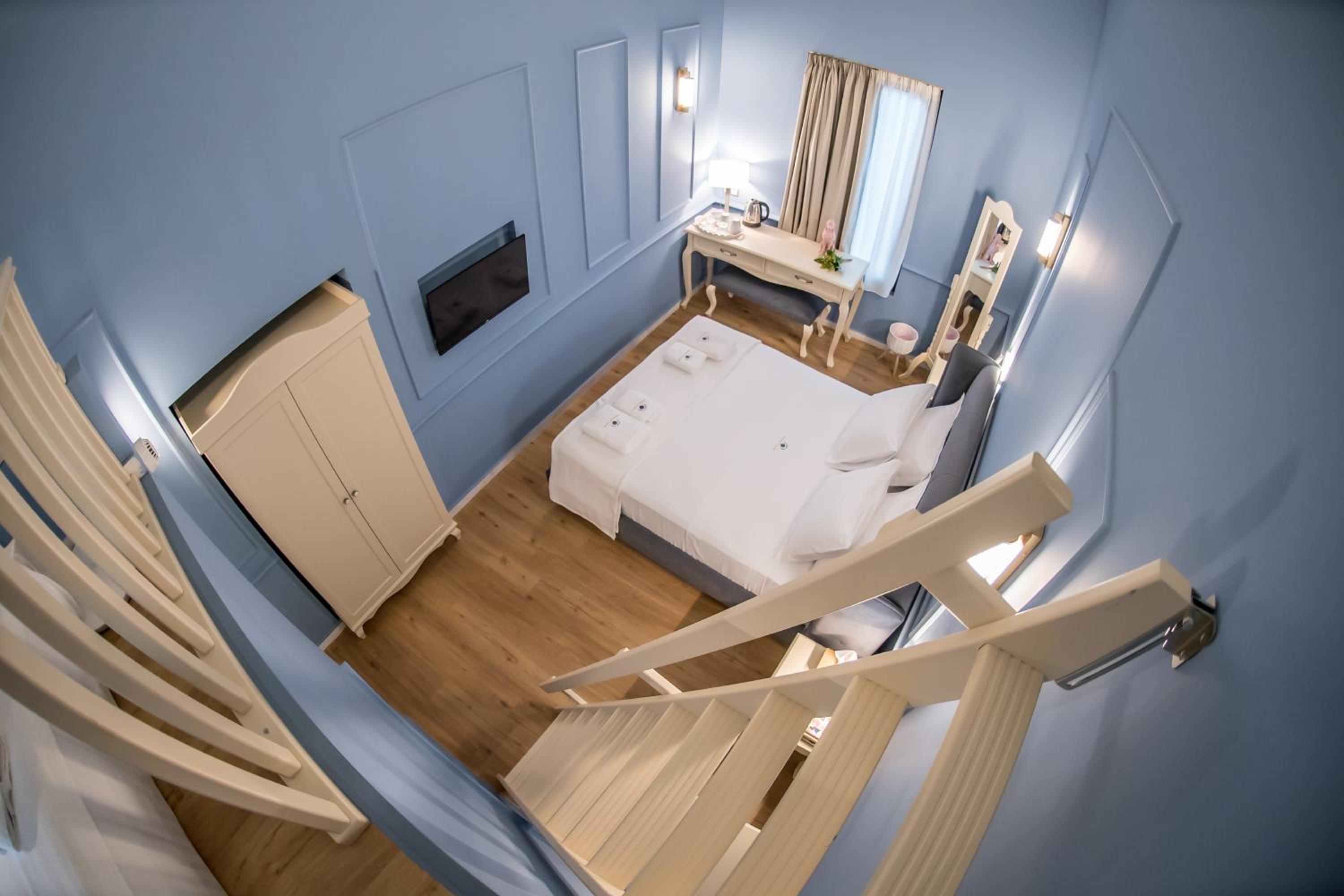 Superior Suite - Photo 4