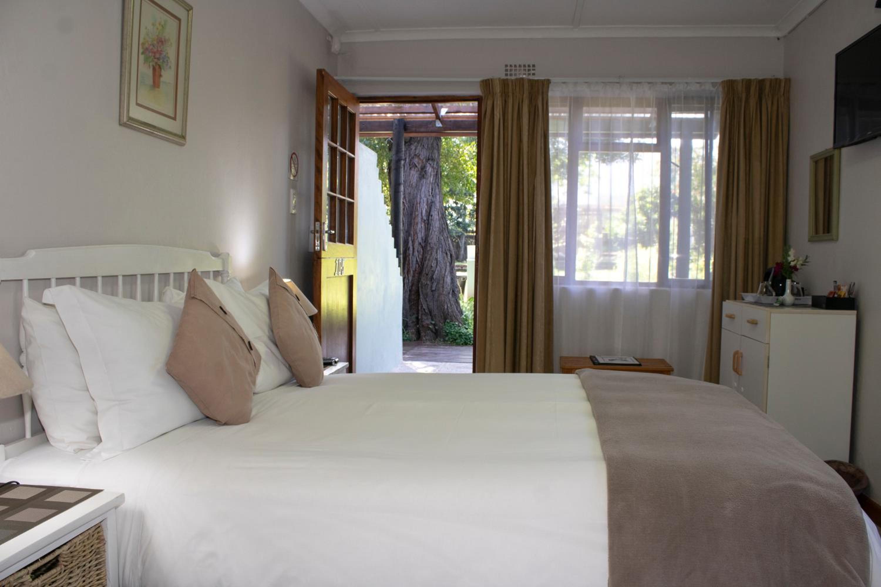 Budget Double Room photo 1