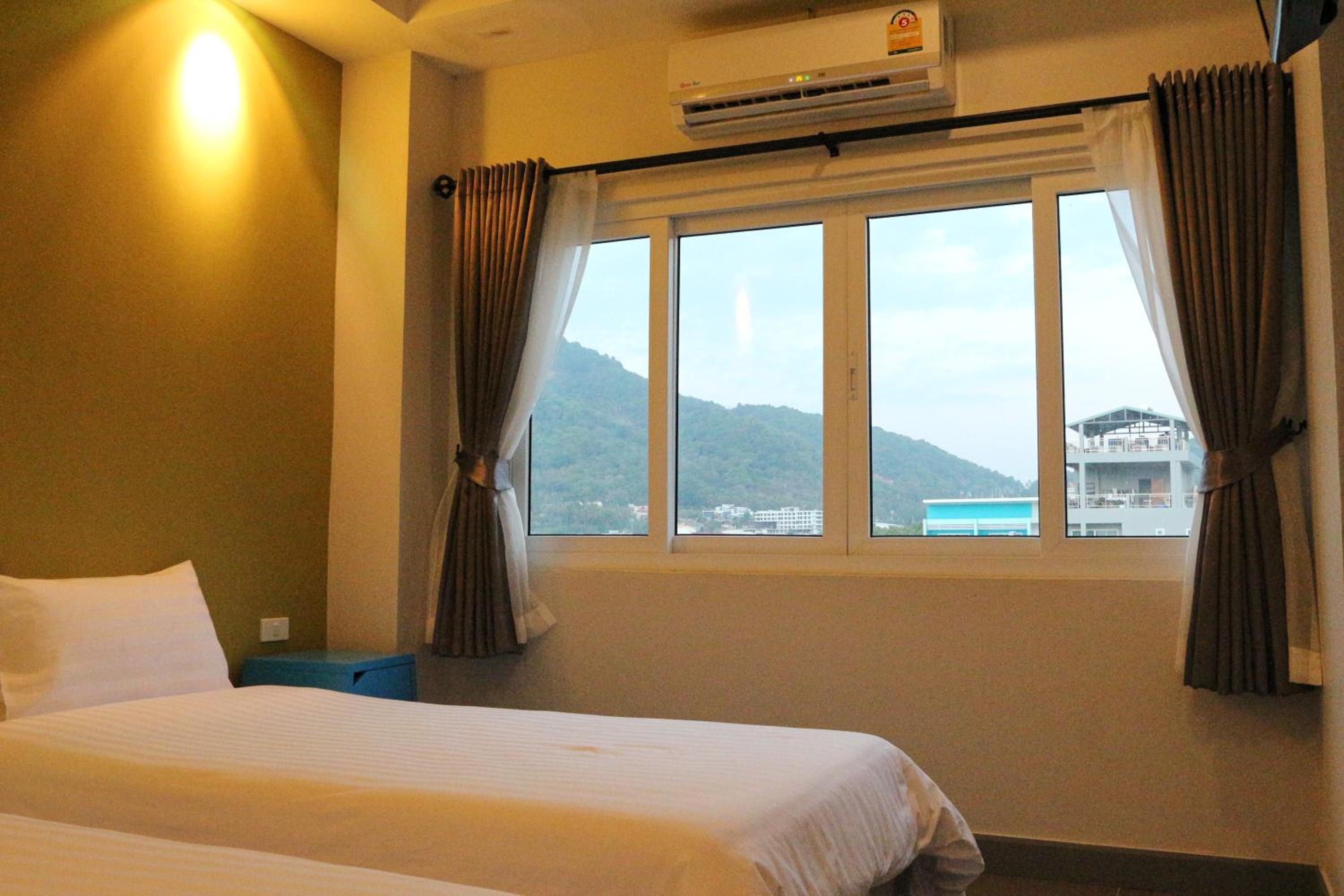Superior Double or Twin Room - Photo 12