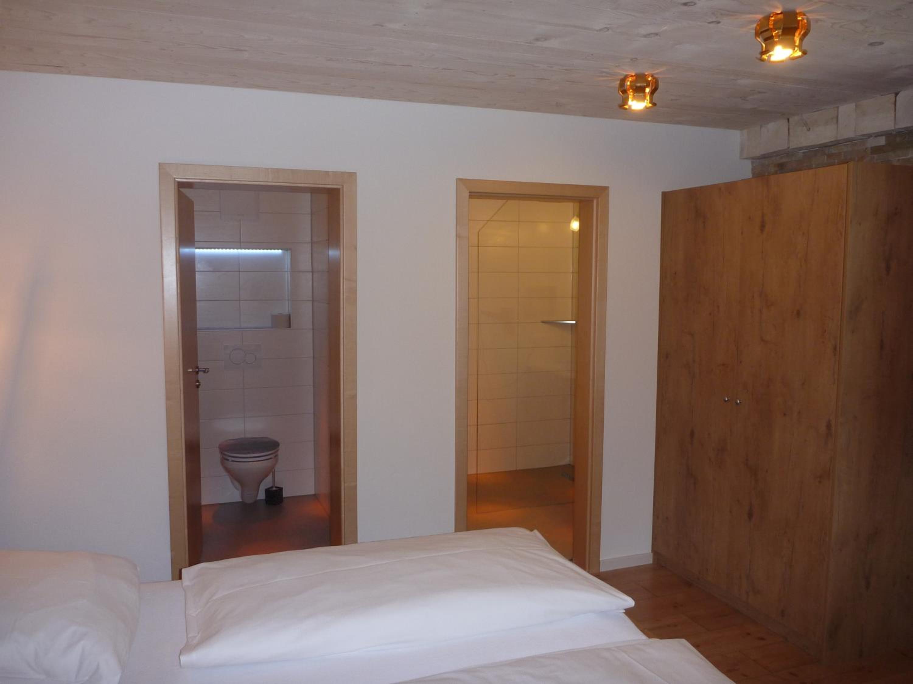 One-Bedroom Apartment with Balcony without Mountain/Lake View photo 3