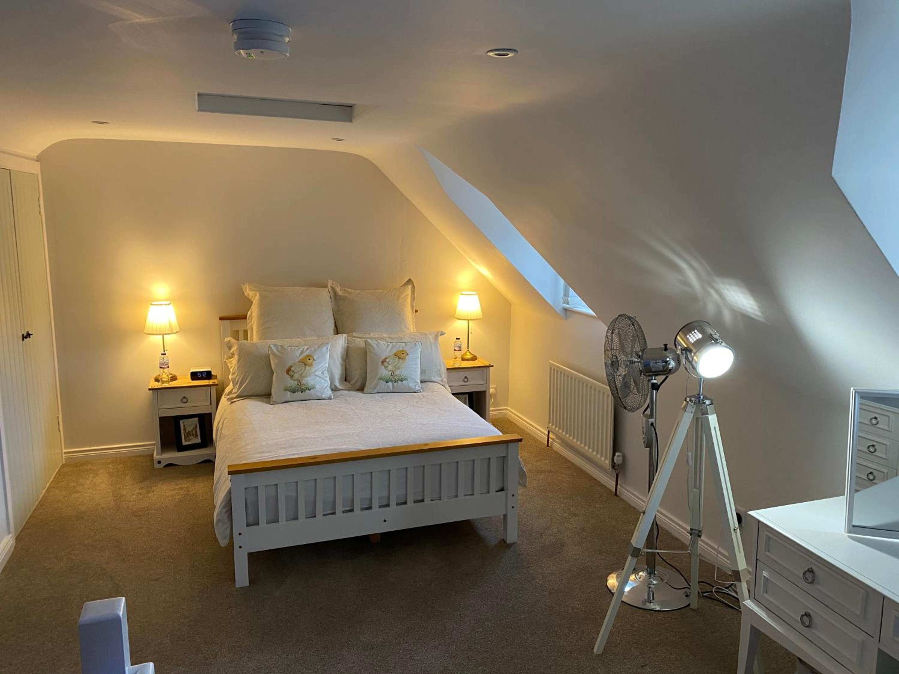 One-Bedroom House - Photo 2