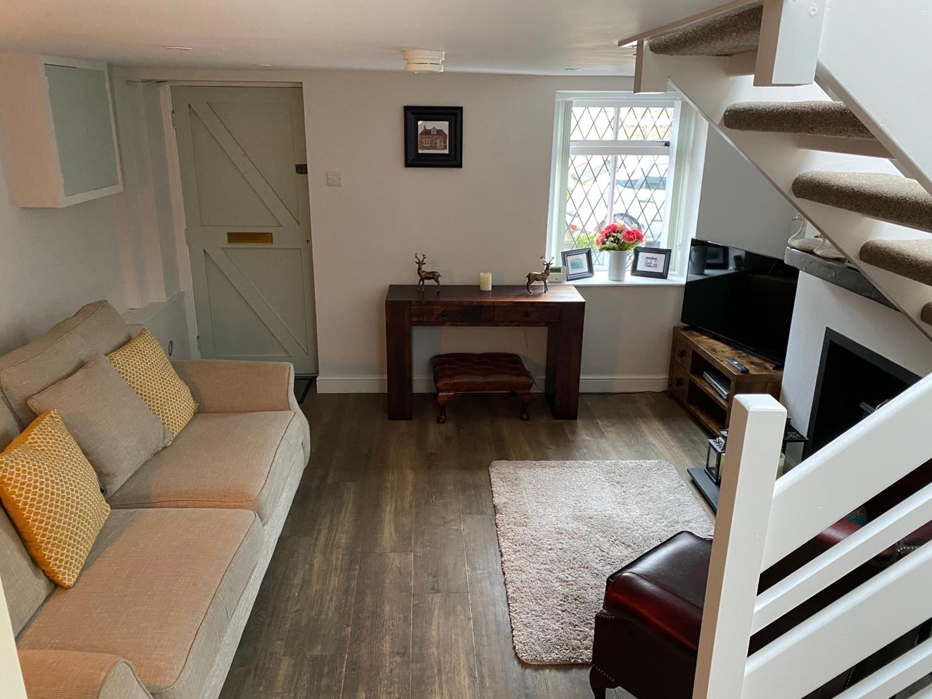 One-Bedroom House - Photo 8