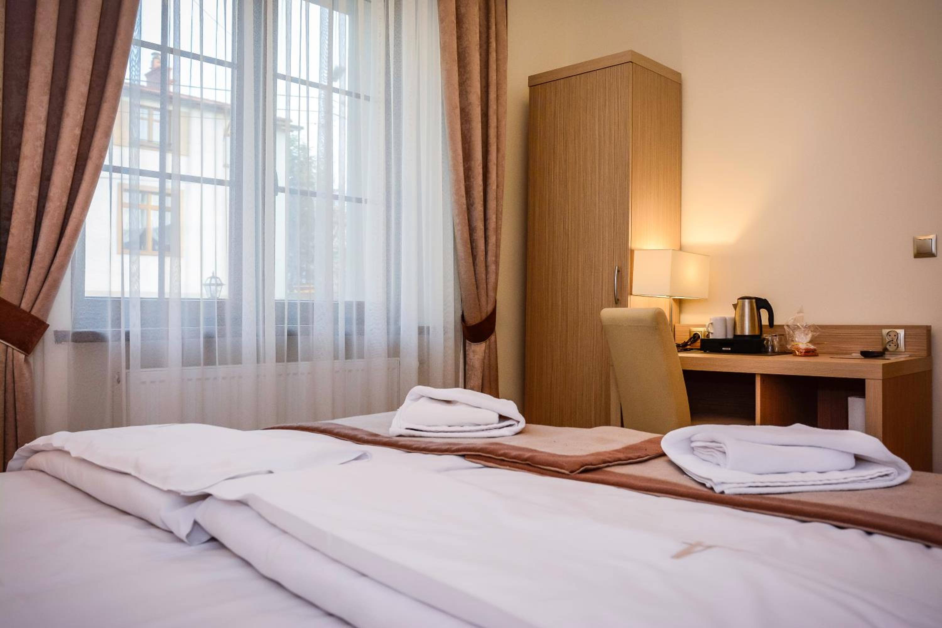 Standard Double or Twin Room - Photo 1