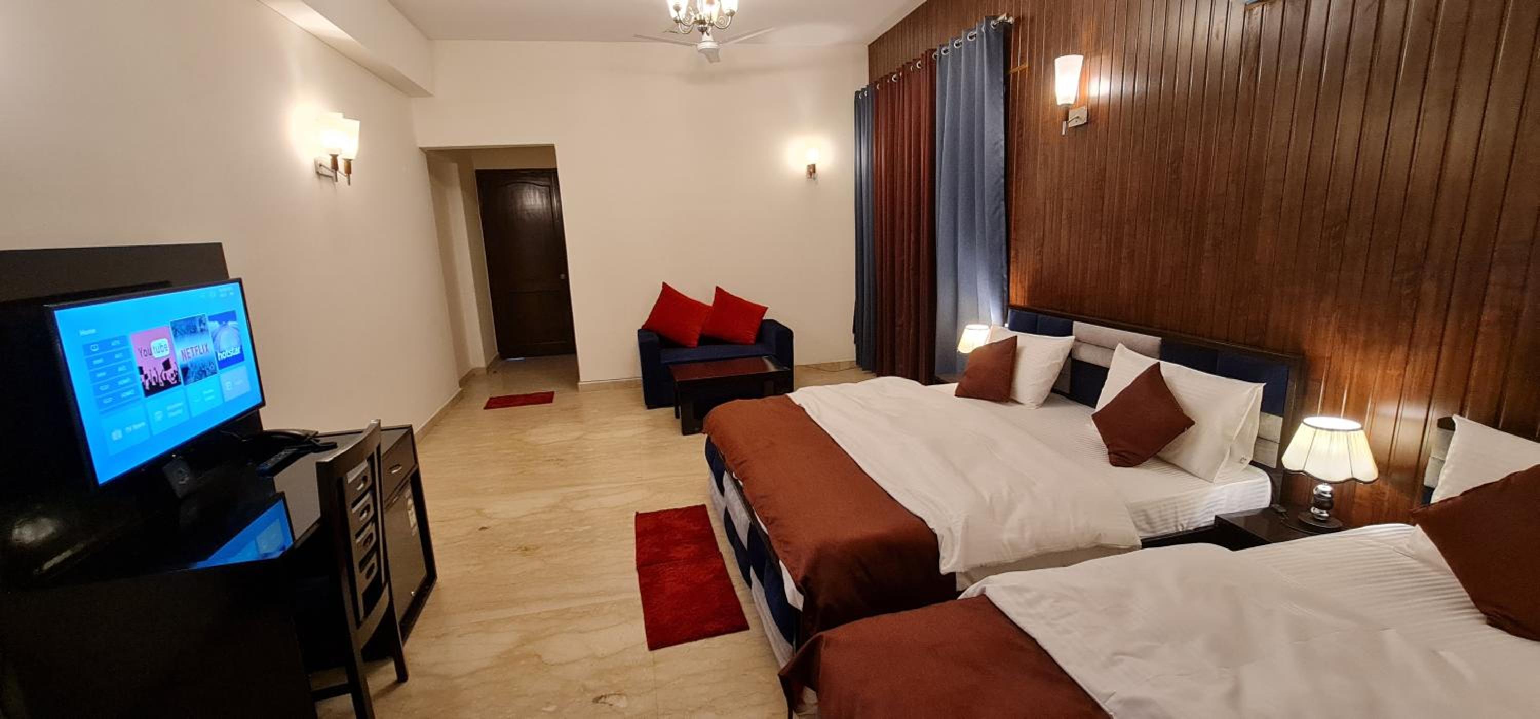 Deluxe Family Suite photo 3