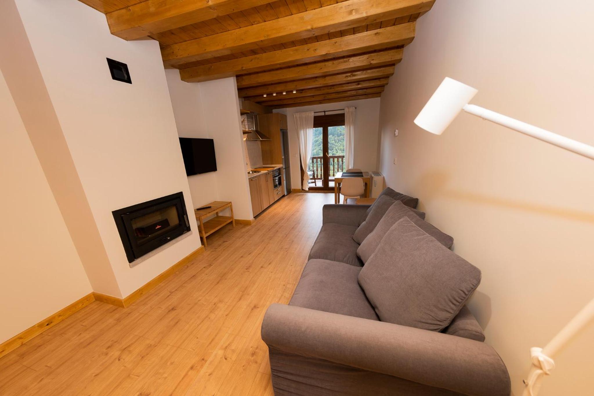 Apartment with Terrace - Photo 14